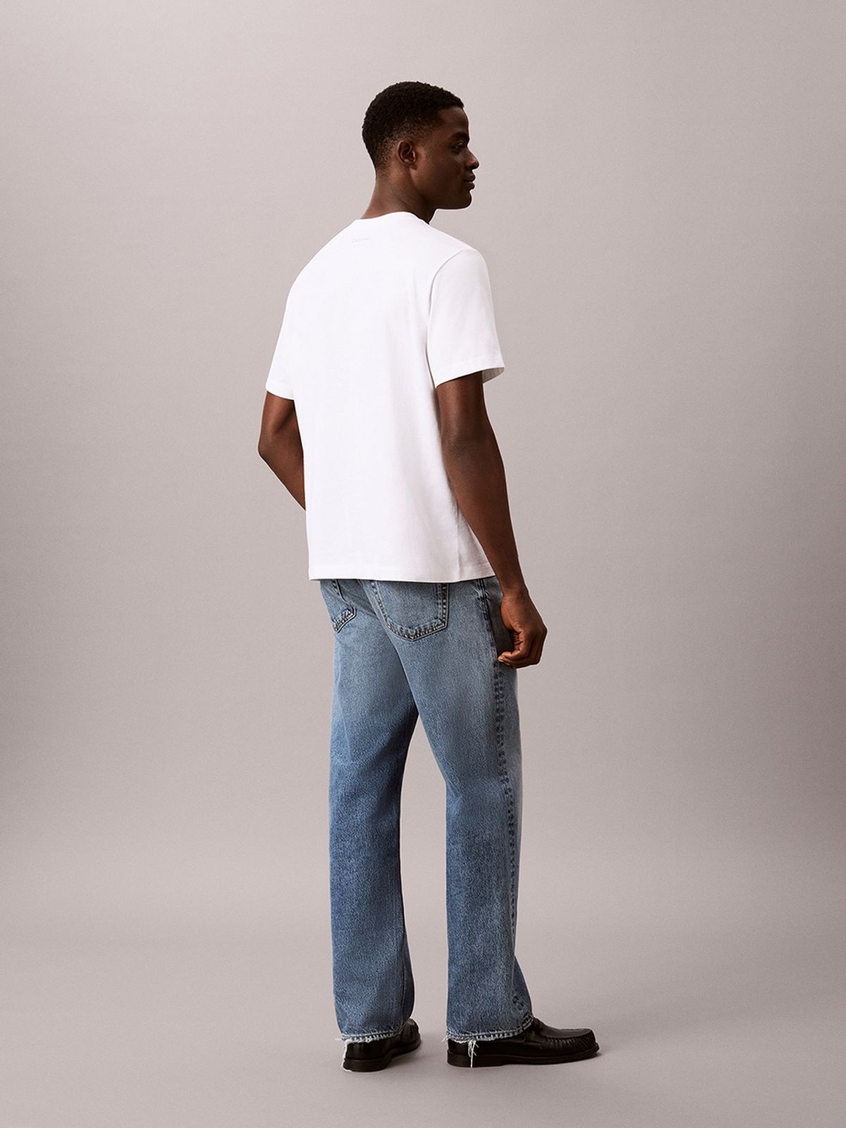 캘빈클라인 진(CALVIN KLEIN JEANS) 캘빈 커시브 그래픽 반팔 티셔츠 4RG822G YAF
