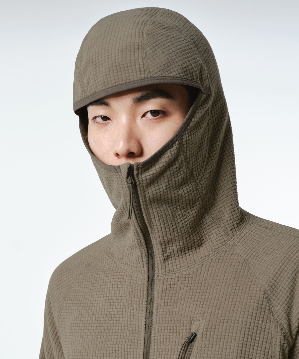 무신사 스탠다드(MUSINSA STANDARD) [시티 레저] 그리드 폴라 플리스 바라클라바 후디드 집업 [머드 베이지]