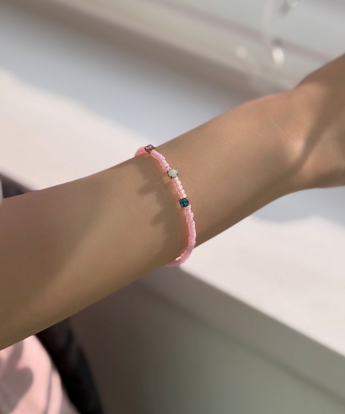봉보(BONBEAU) Swarovski cubic color beads Bracelet 스와로브스키 크리스탈 큐빅 슬림라인 컬러 비즈 팔찌