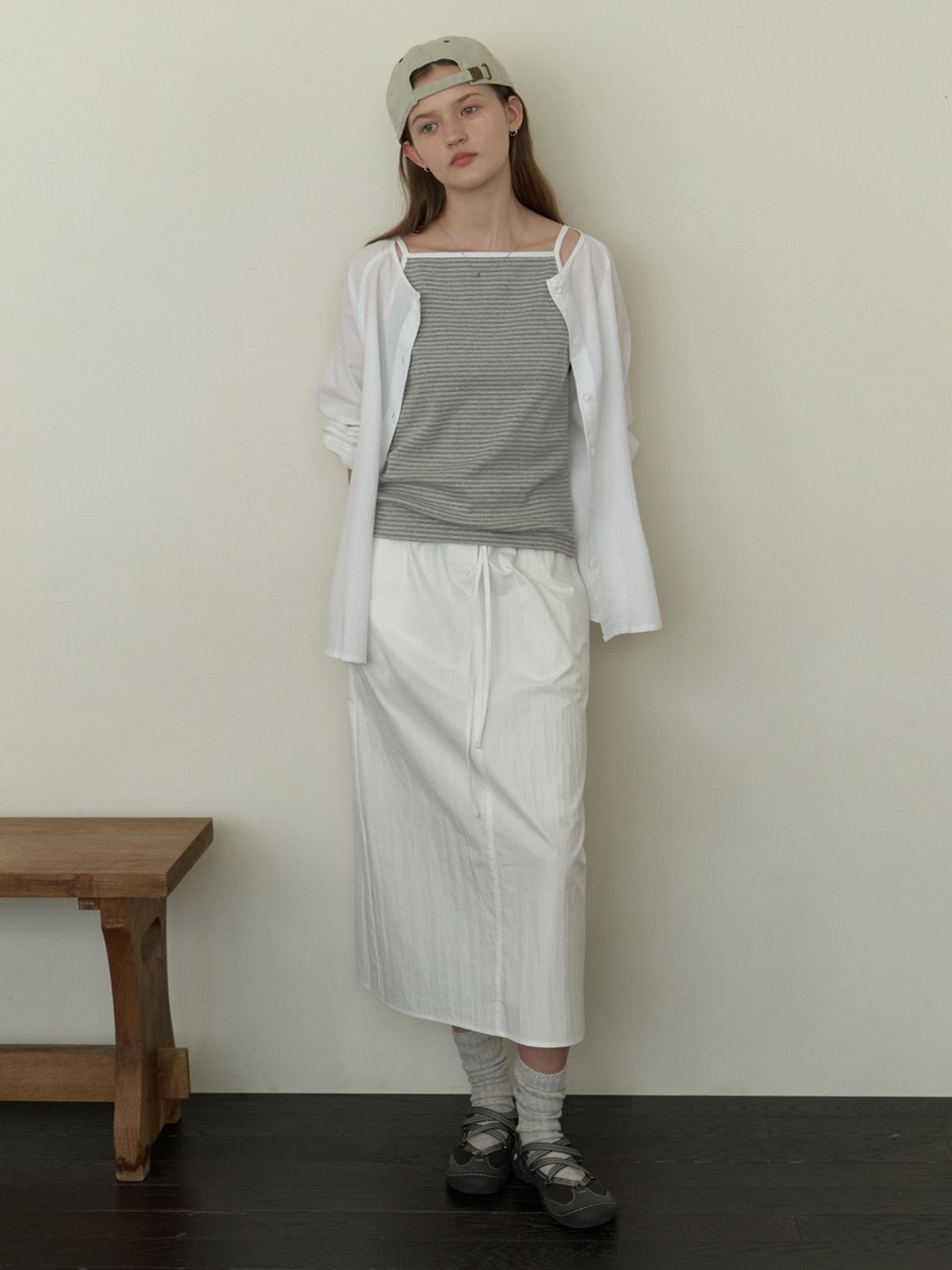 더미튼(THEMITTEN) Ridge button H skirt (white)