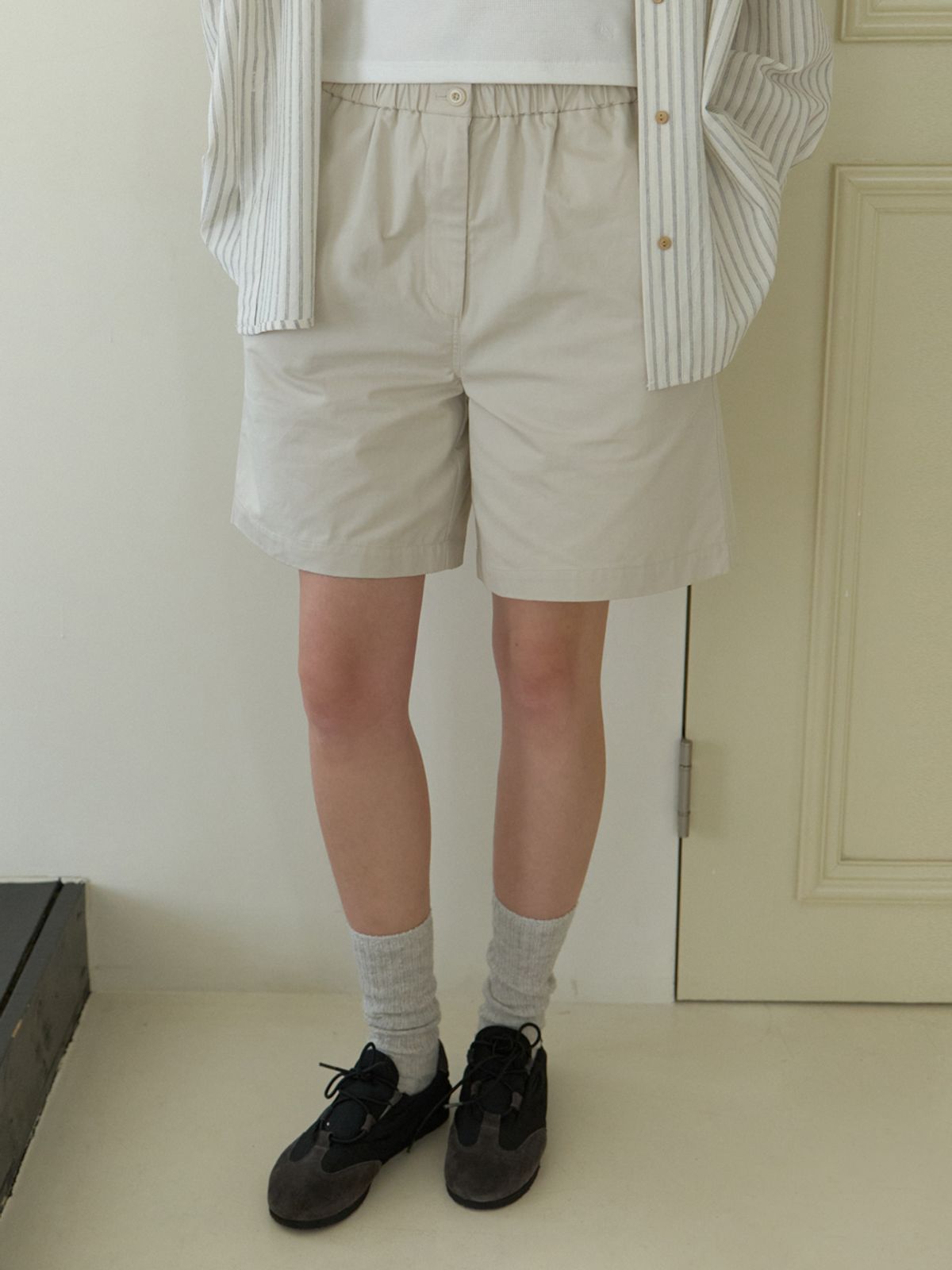 더미튼(THEMITTEN) Snore bermuda shorts (sand)