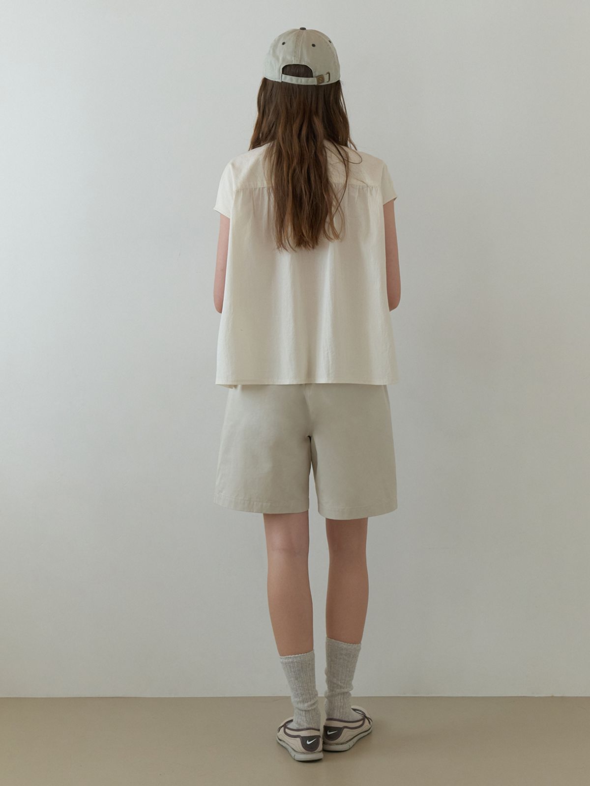 더미튼(THEMITTEN) Snore bermuda shorts (sand)