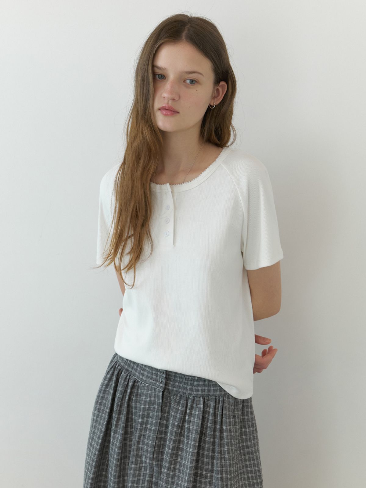 더미튼(THEMITTEN) Sable lace half t-shirt (ivory)