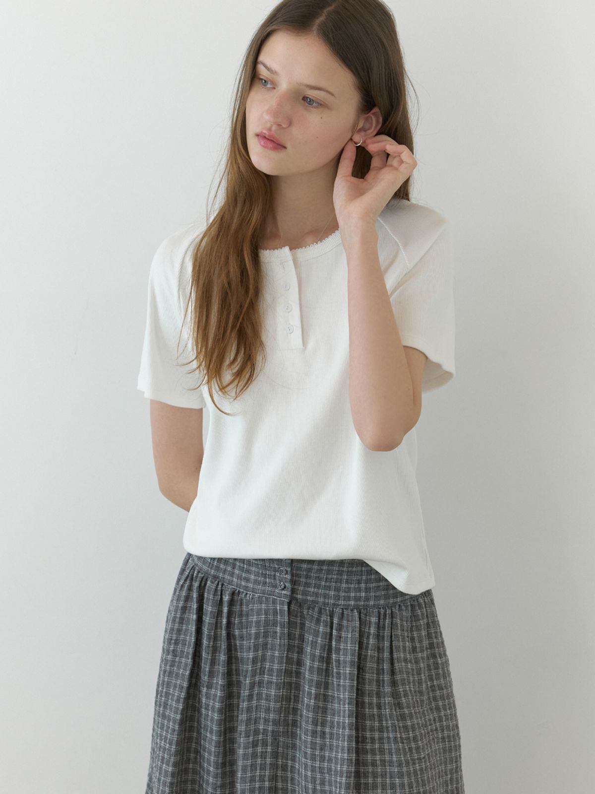 더미튼(THEMITTEN) Sable lace half t-shirt (ivory)