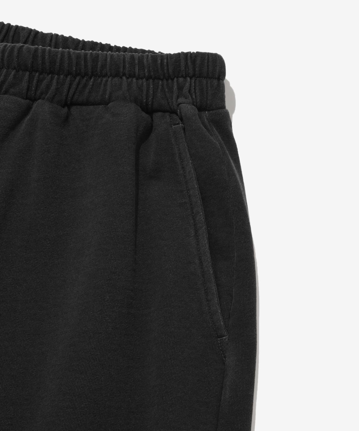 커버낫(COVERNAT) C 로고 버뮤다 데님 스웻 쇼츠 블랙