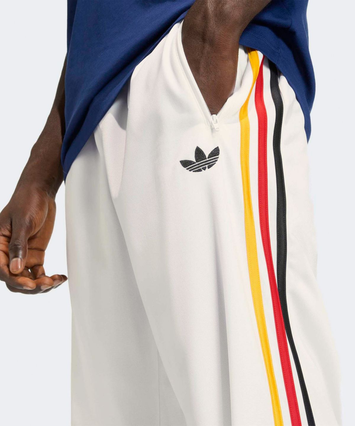 아디다스(ADIDAS) 파이어버드 트랙 팬츠 - 화이트:골드:레드 / KD3833