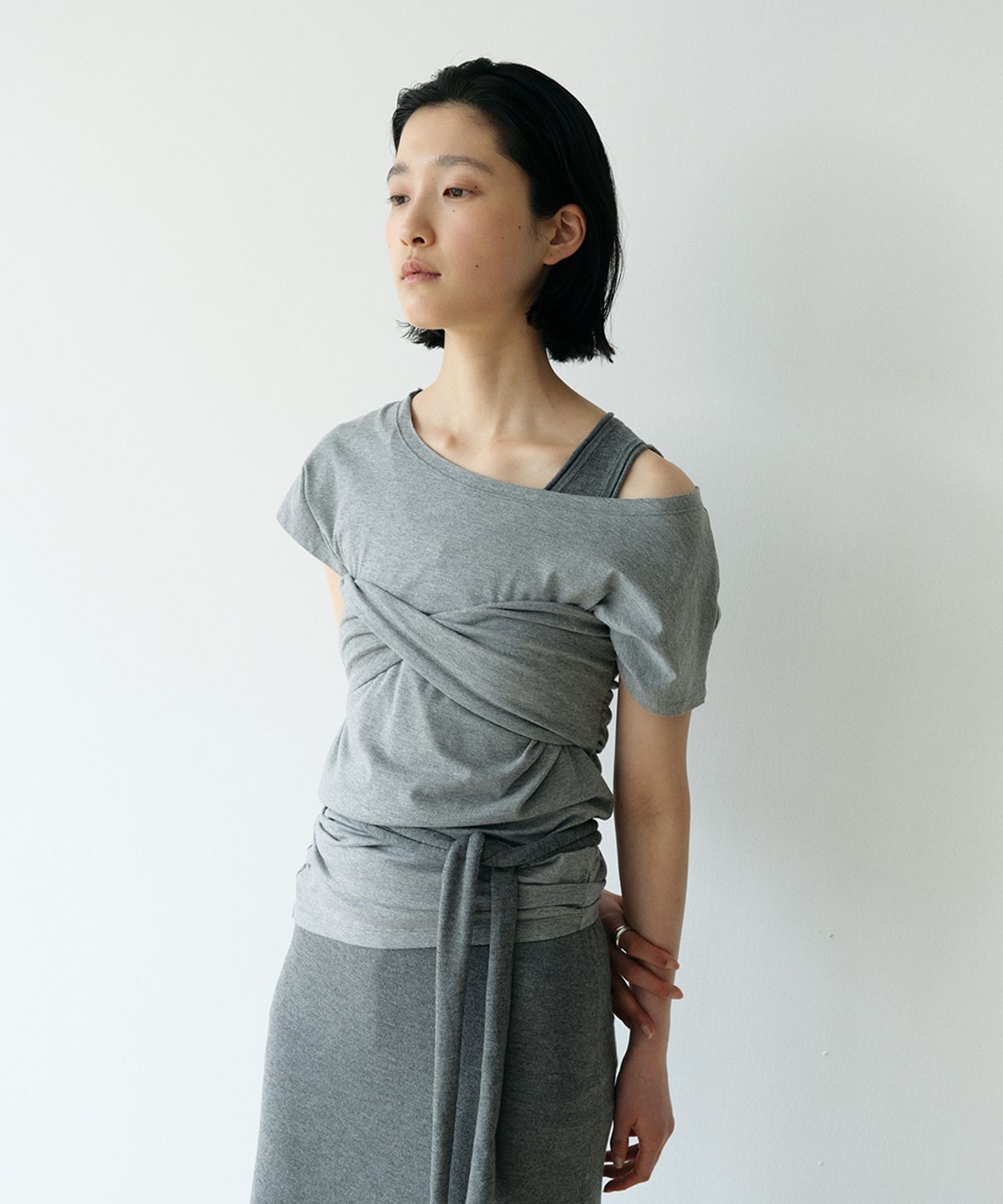로우타이드(LOW TIDE) TUBE TOP OFF-SHOULDER T-SHIRT SET UP [GREY]