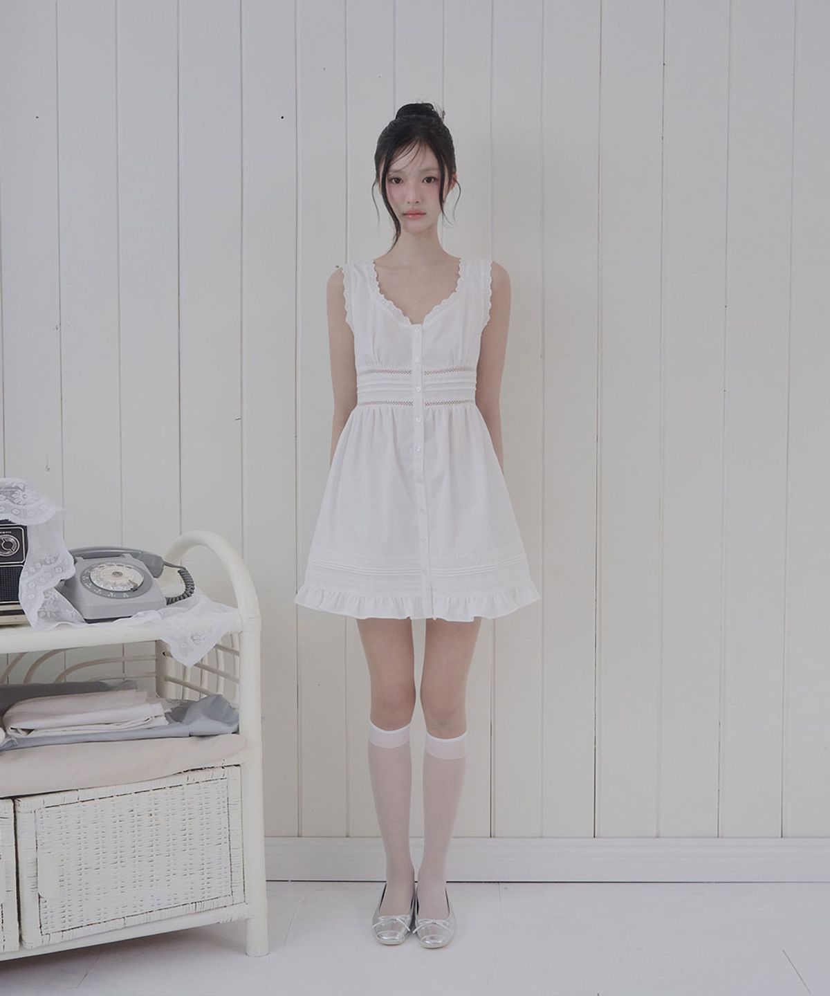 모아벨(MOABEL) SHOULDER RIBBON MIDI DRESS - WHITE