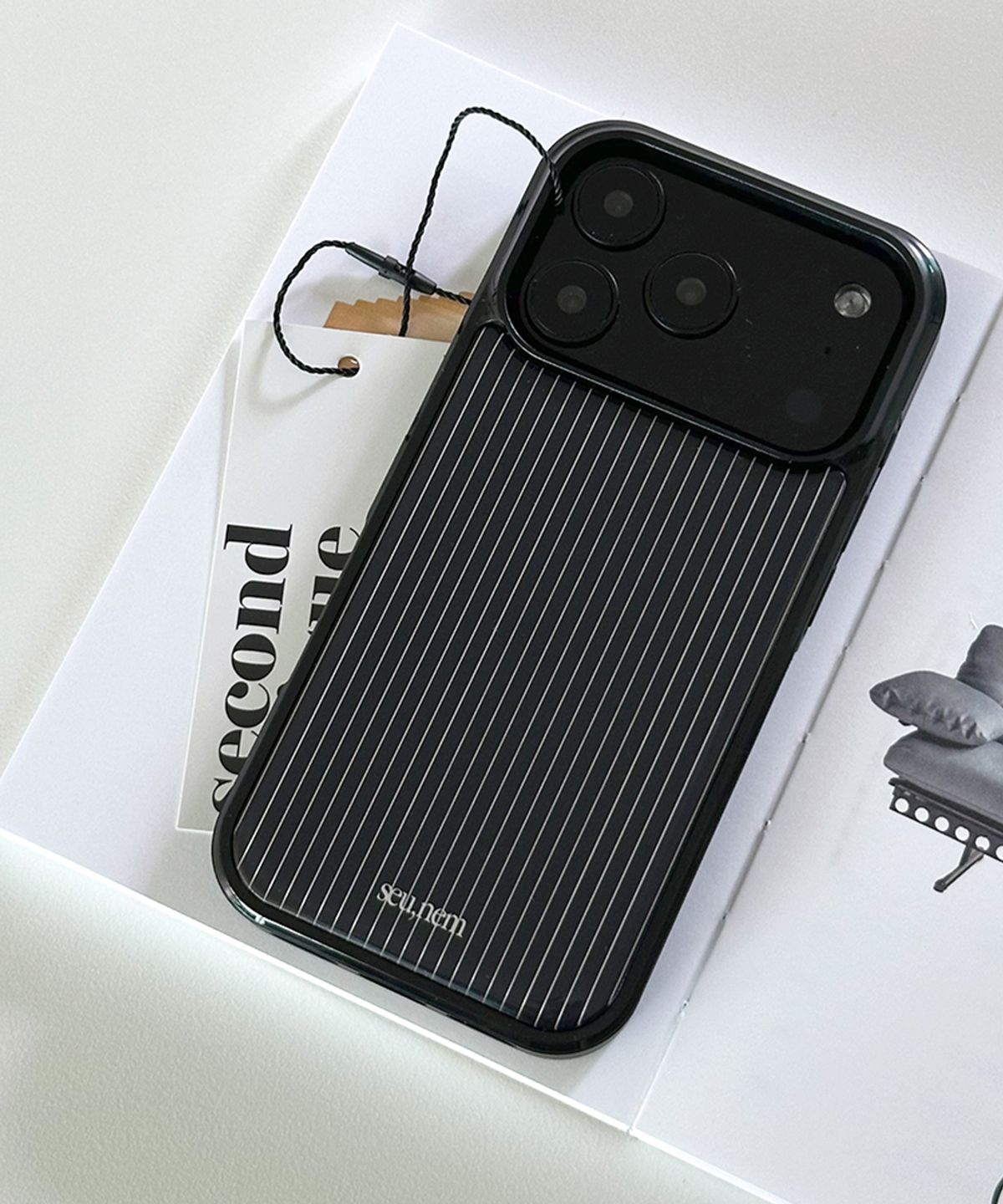 세컨드유니크네임(SECOND UNIQUE NAME) SUN CASE GRAPHIC STRIPE BLACK