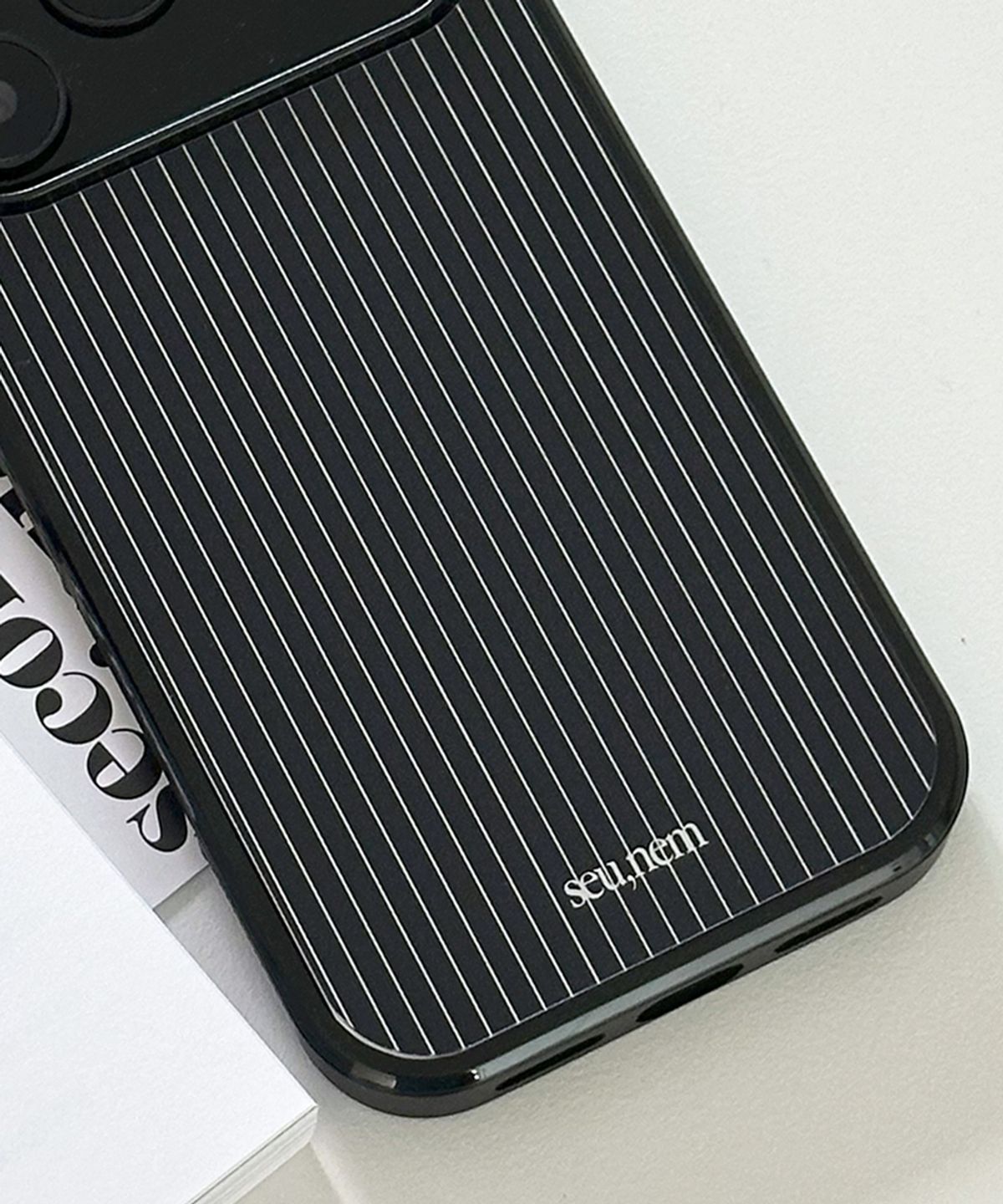 세컨드유니크네임(SECOND UNIQUE NAME) SUN CASE GRAPHIC STRIPE BLACK