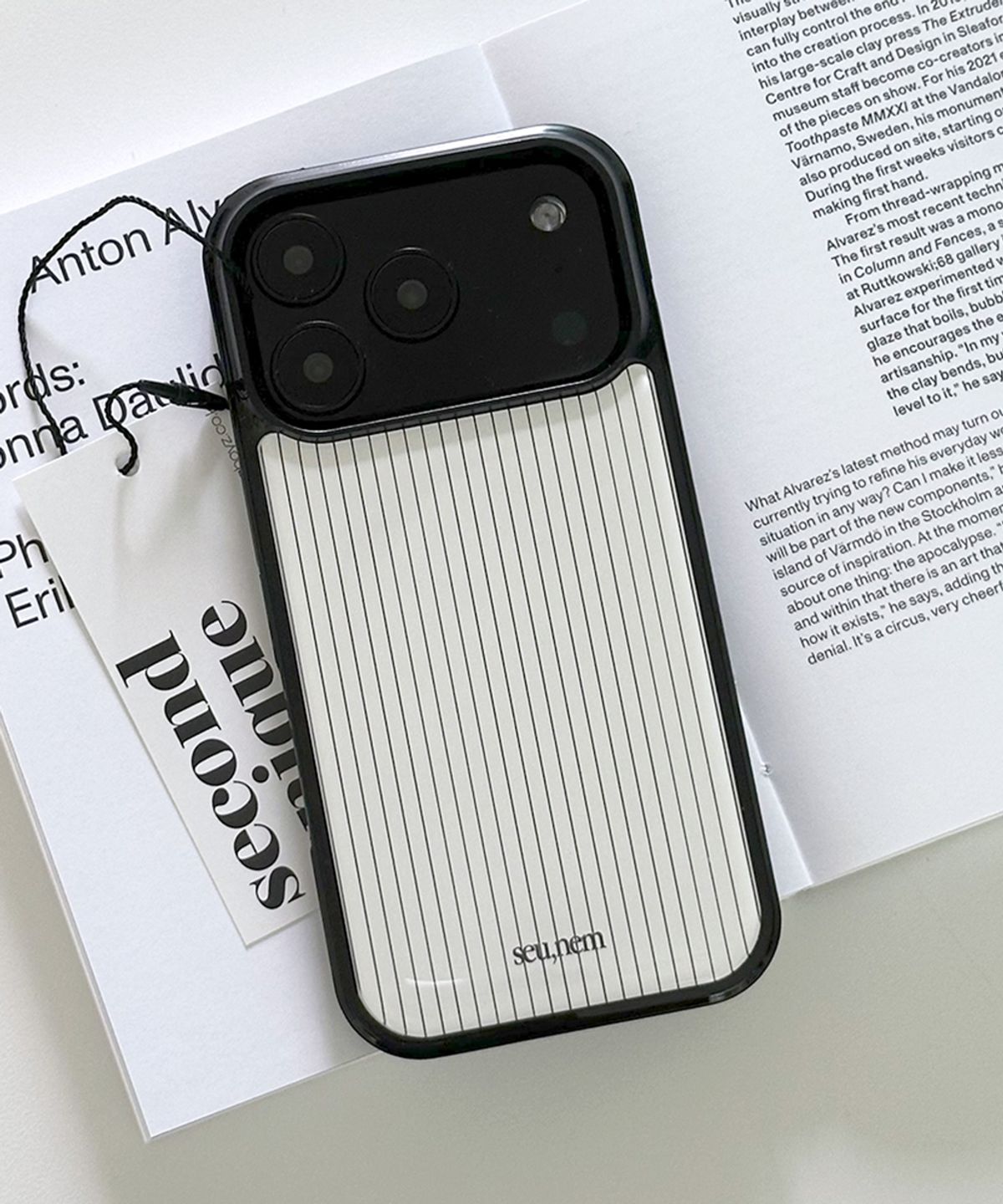 세컨드유니크네임(SECOND UNIQUE NAME) SUN CASE GRAPHIC STRIPE WHITE