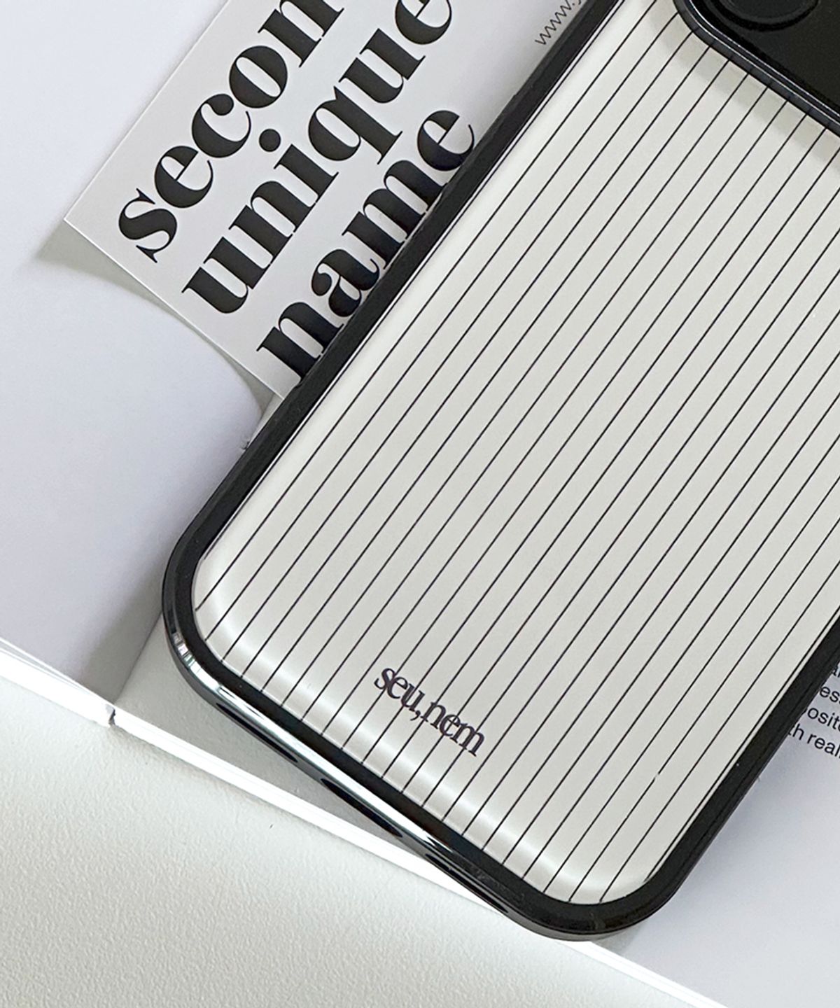 세컨드유니크네임(SECOND UNIQUE NAME) SUN CASE GRAPHIC STRIPE WHITE
