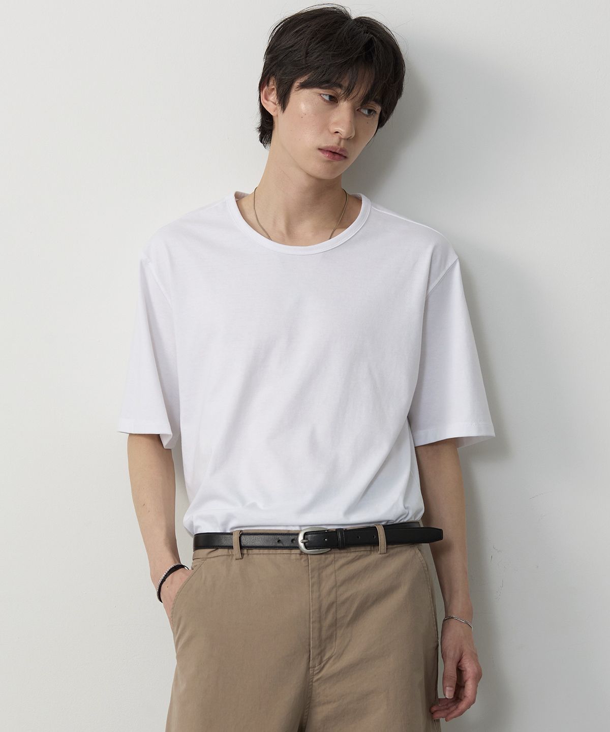 애습(ASP) 레귤러핏 U넥 반팔 티셔츠