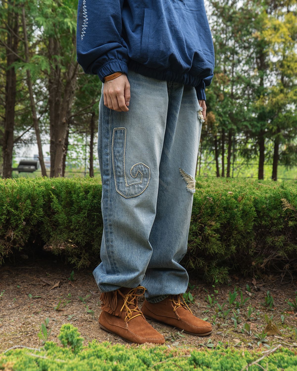 카락터(KARACTOR) Fray patch denim Pants / Light blue