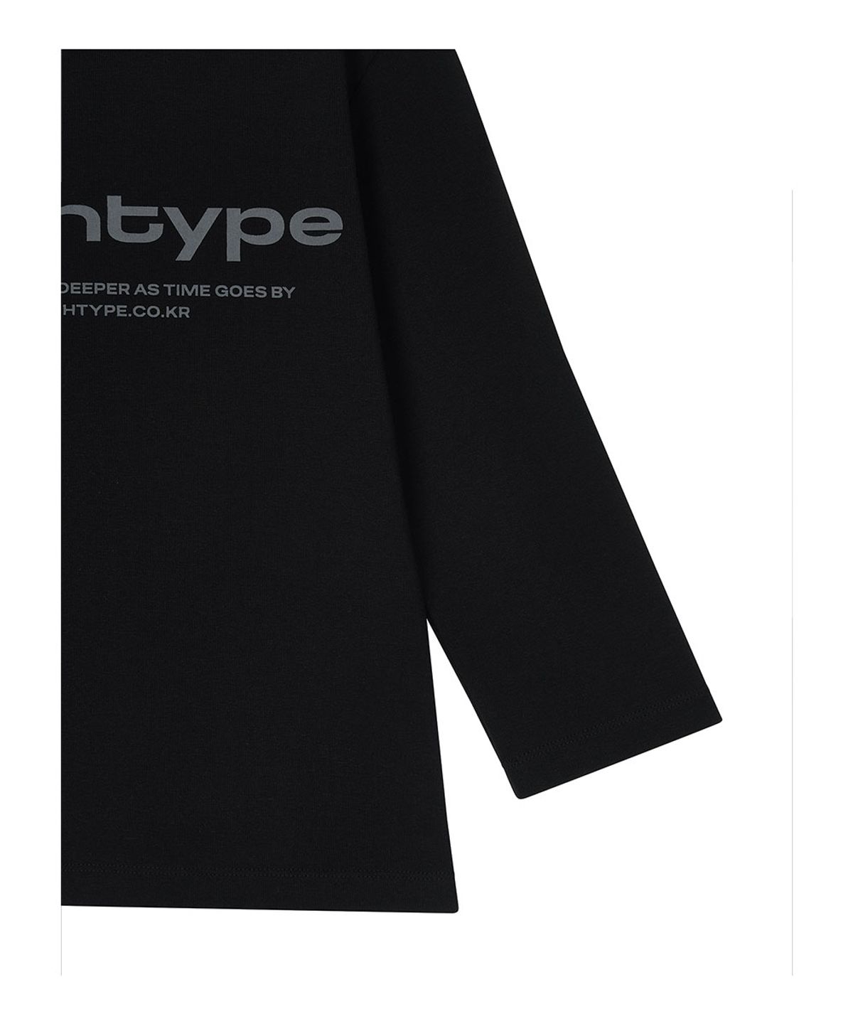 로타입(ROUGHTYPE) Lettering U-neck Half-sleeved T-shirt - Black