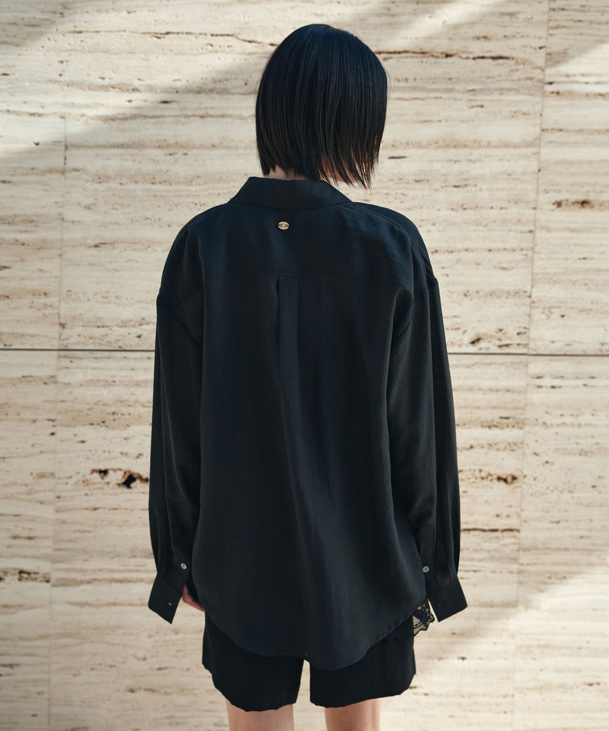 시야쥬(SIYAZU) SITP5278 소프트 쉬어 썸머 셔츠_Black