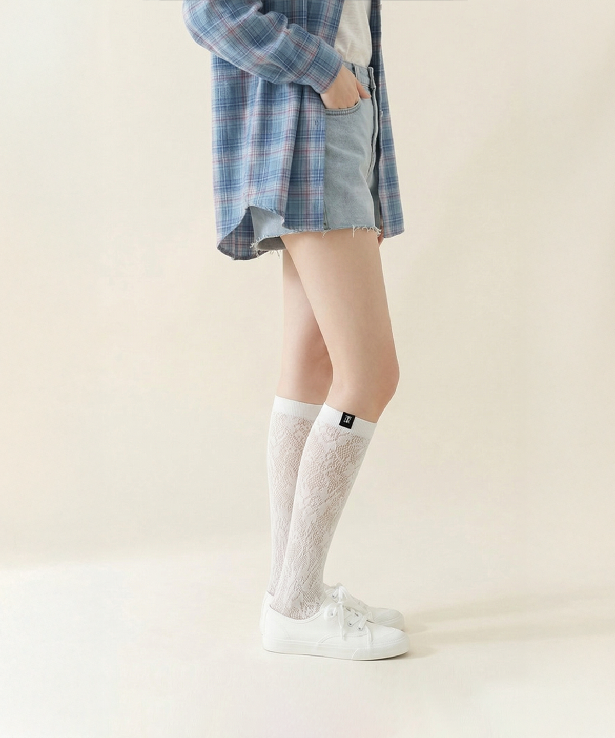 로맨틱타이거(ROMANTIC TIGER) Blossom Lace Knee Stockings (White)