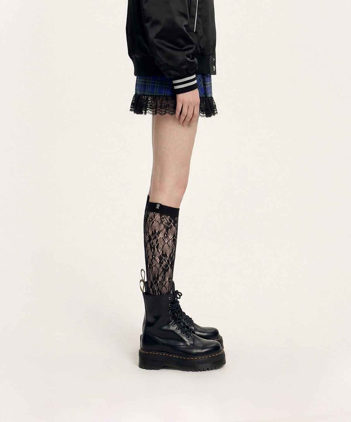 로맨틱타이거(ROMANTIC TIGER) Blossom Lace Knee Stockings (Black)