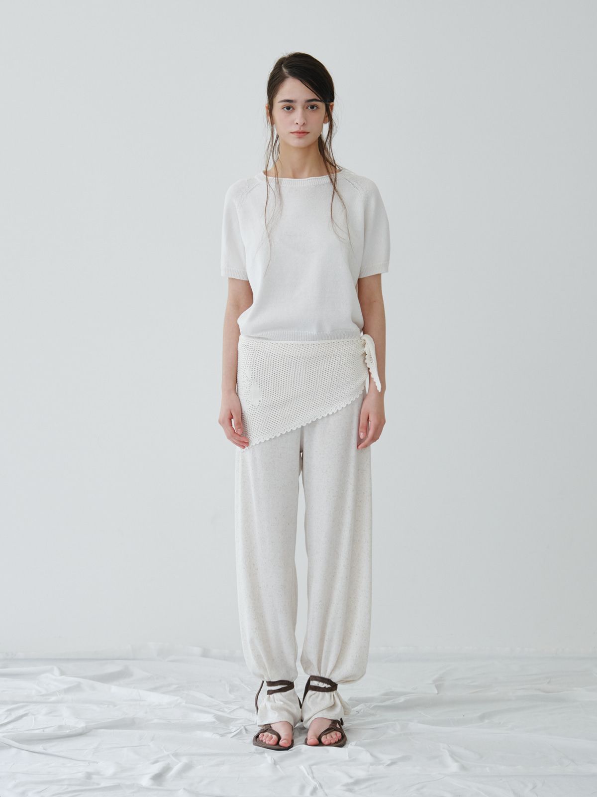 리플레인(REPLAIN) CROCHET TRIANGLE SCARF_OFF WHITE