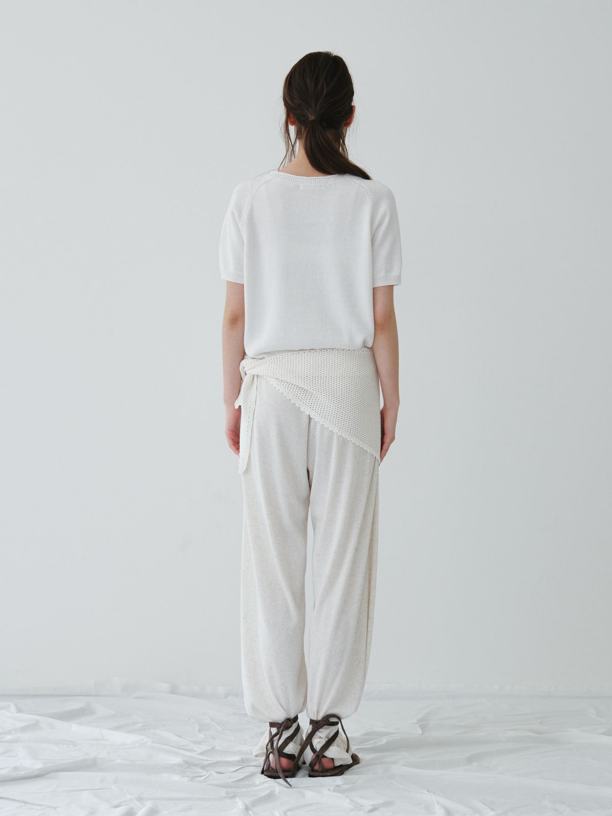리플레인(REPLAIN) CROCHET TRIANGLE SCARF_OFF WHITE