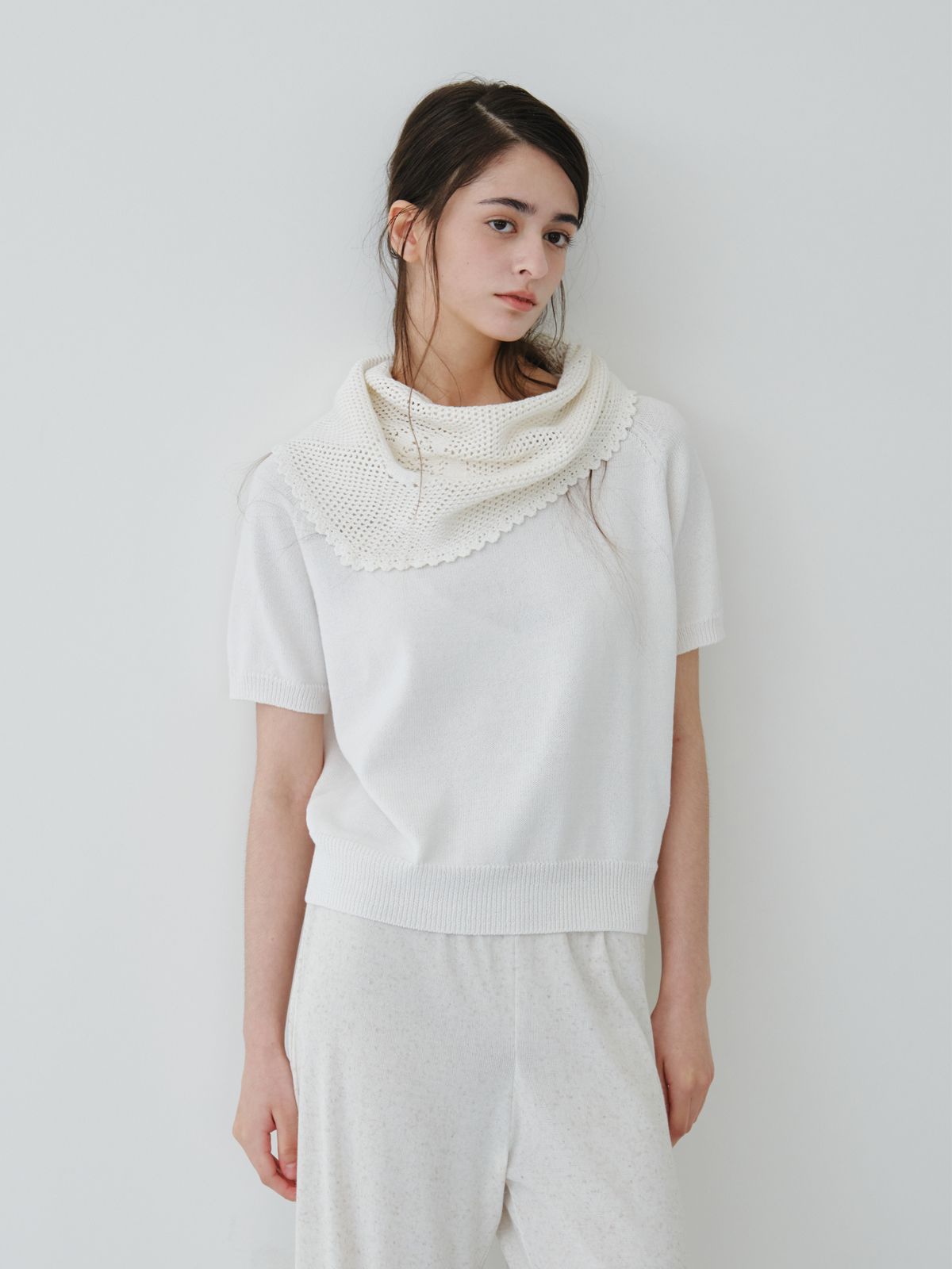 리플레인(REPLAIN) CROCHET TRIANGLE SCARF_OFF WHITE
