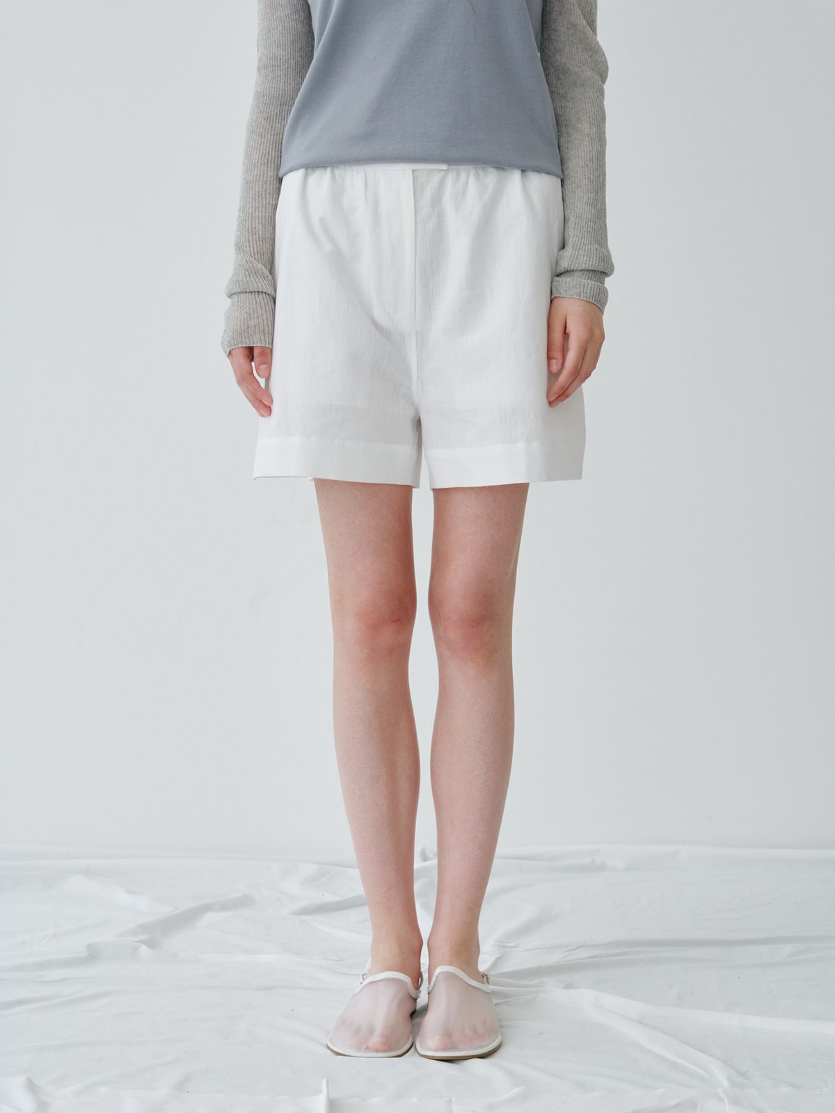 리플레인(REPLAIN) LINEN VOLUME SHORTS_OFF WHITE