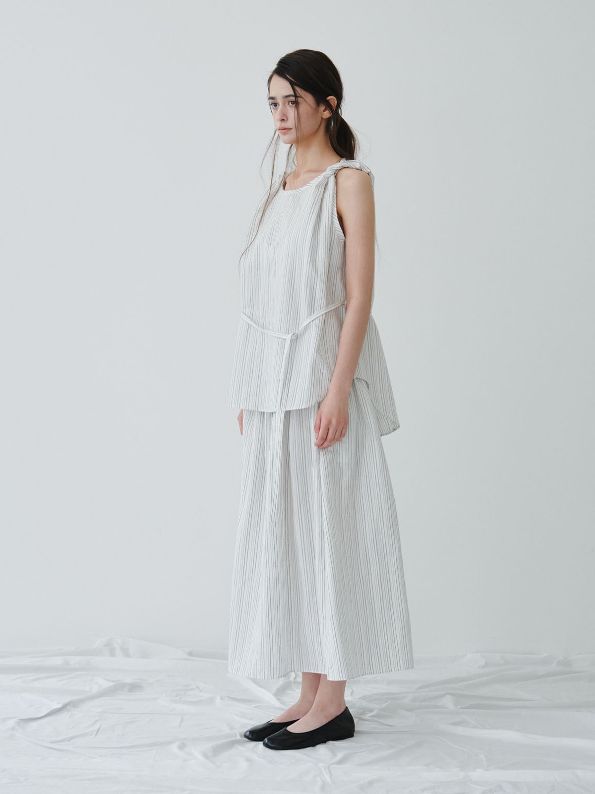 리플레인(REPLAIN) TWIST SHOULDER BLOUSE TOP_OFF WHITE