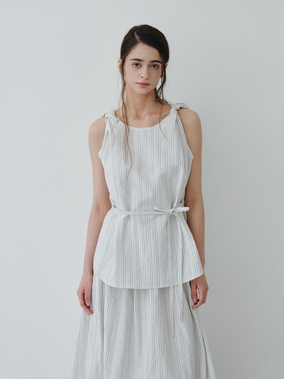 리플레인(REPLAIN) TWIST SHOULDER BLOUSE TOP_OFF WHITE