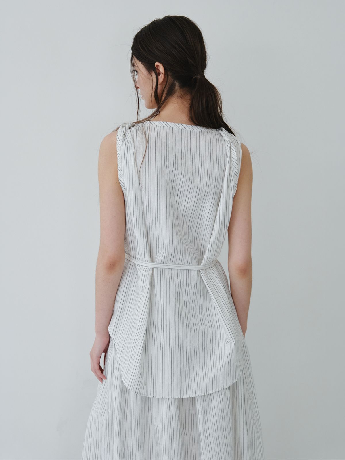 리플레인(REPLAIN) TWIST SHOULDER BLOUSE TOP_OFF WHITE