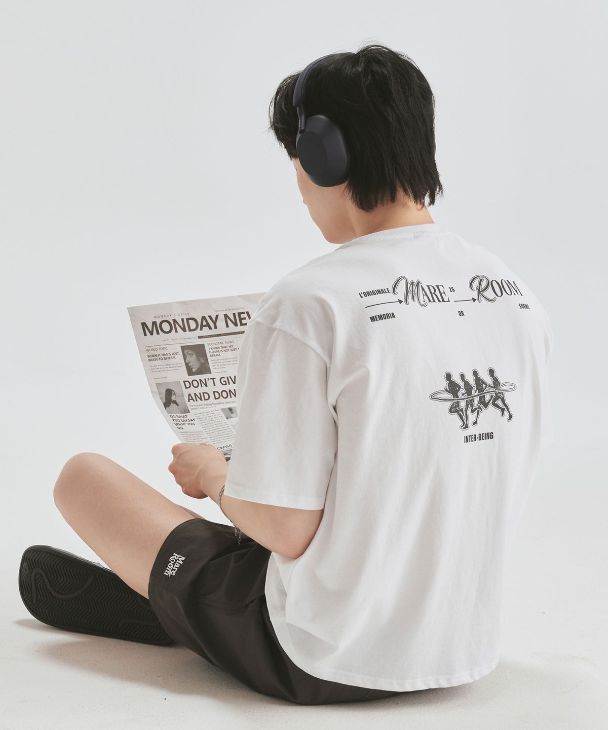 마레룸(MAREROOM) 인터 비잉 티셔츠 화이트
