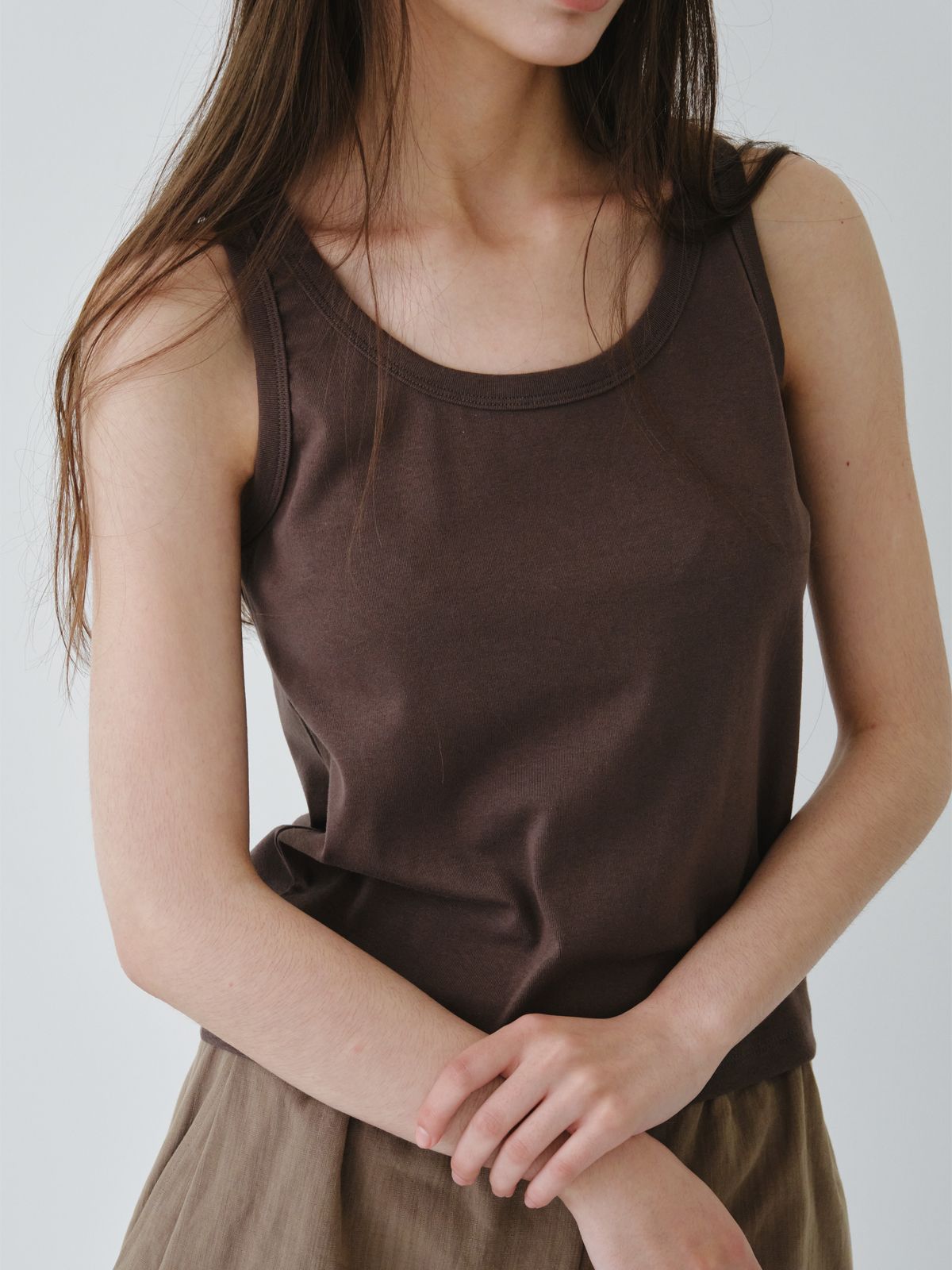 리플레인(REPLAIN) COTTON SLEEVELESS TOP_BROWN