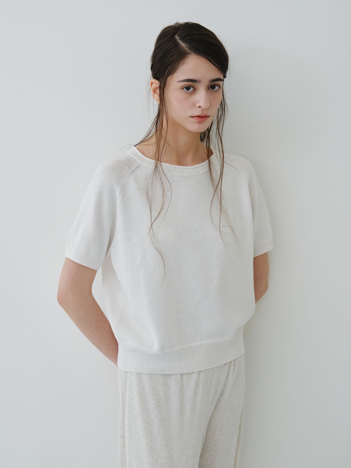 리플레인(REPLAIN) COTTON HALF ROUND KNIT TOP_OFF WHITE