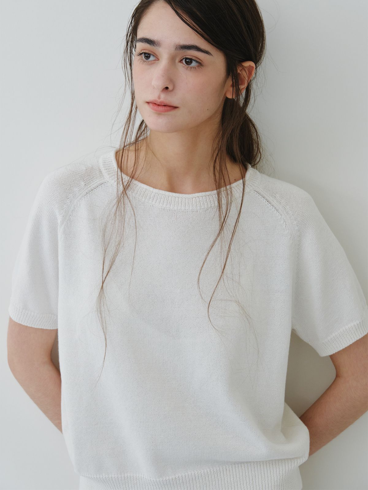리플레인(REPLAIN) COTTON HALF ROUND KNIT TOP_OFF WHITE