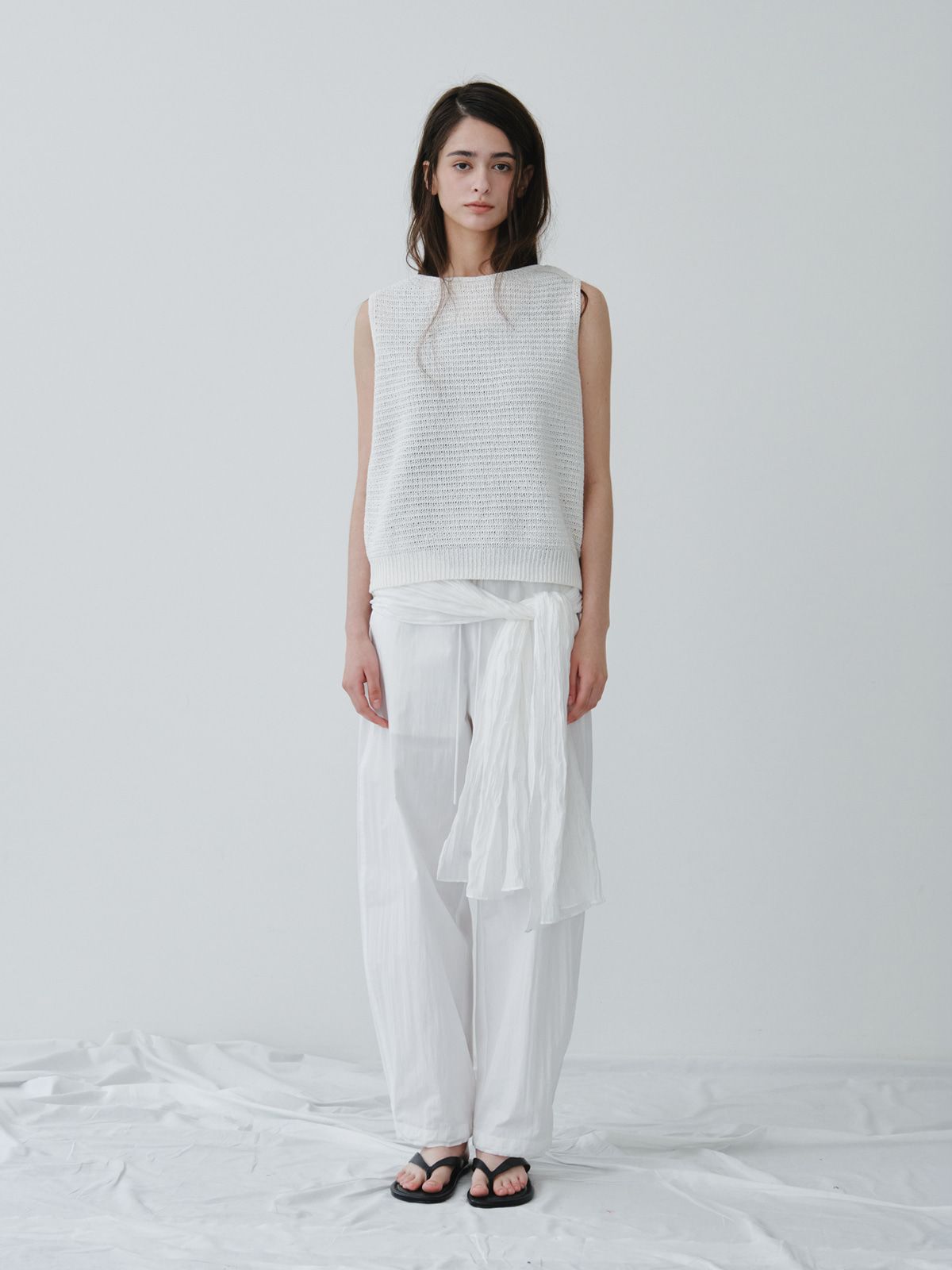 리플레인(REPLAIN) CROCHET BACK OPEN KNIT TOP_OFF WHITE