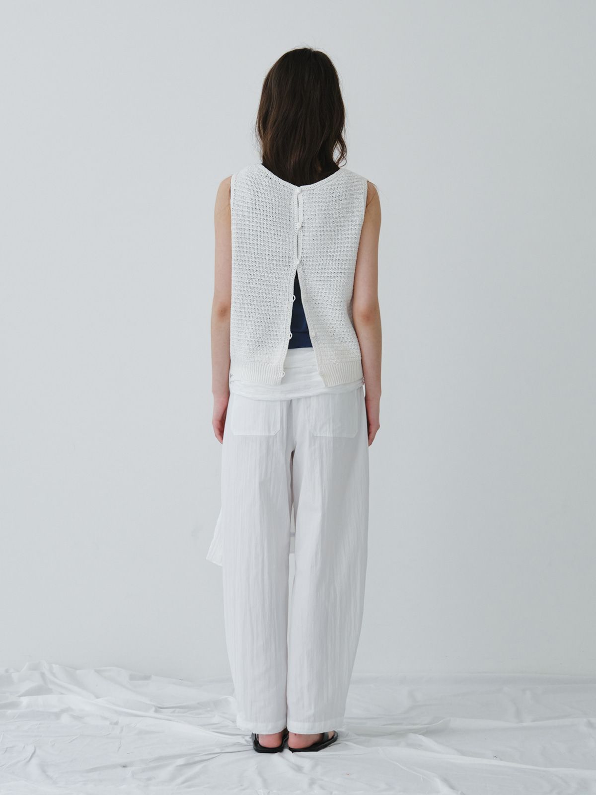 리플레인(REPLAIN) CROCHET BACK OPEN KNIT TOP_OFF WHITE