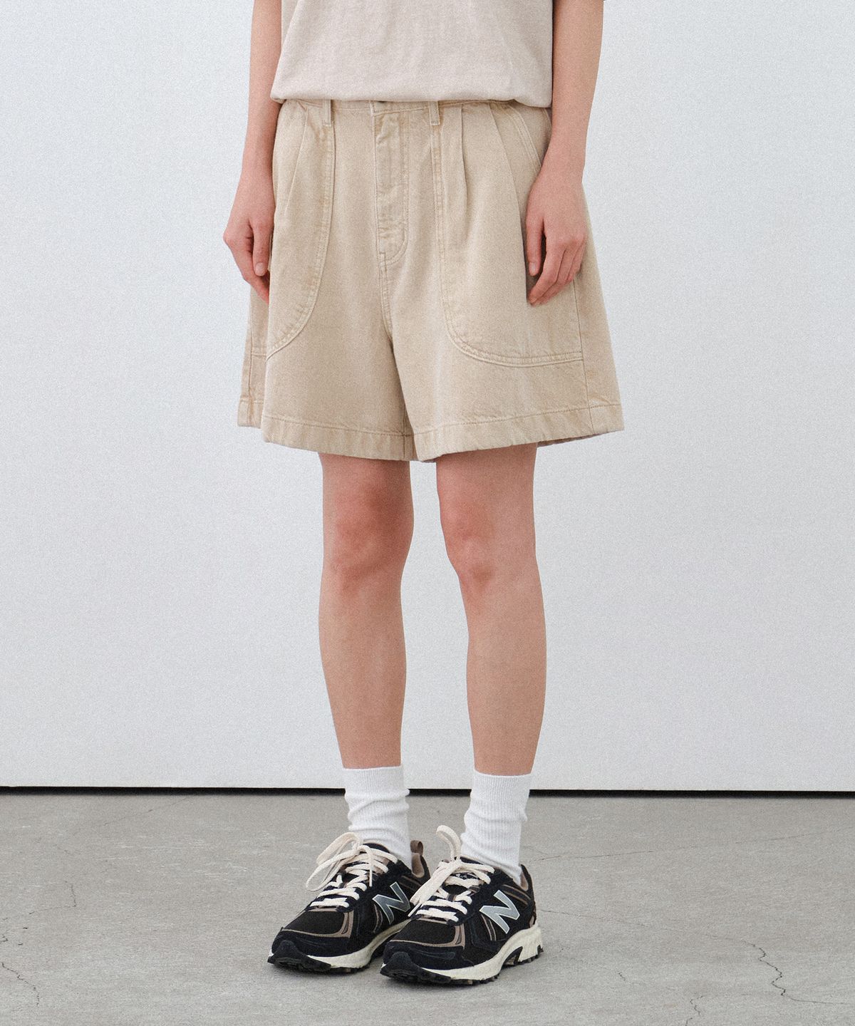 힐리먼트(HELEMENT) 여성 피그먼트 데님 숏팬츠 (BEIGE)