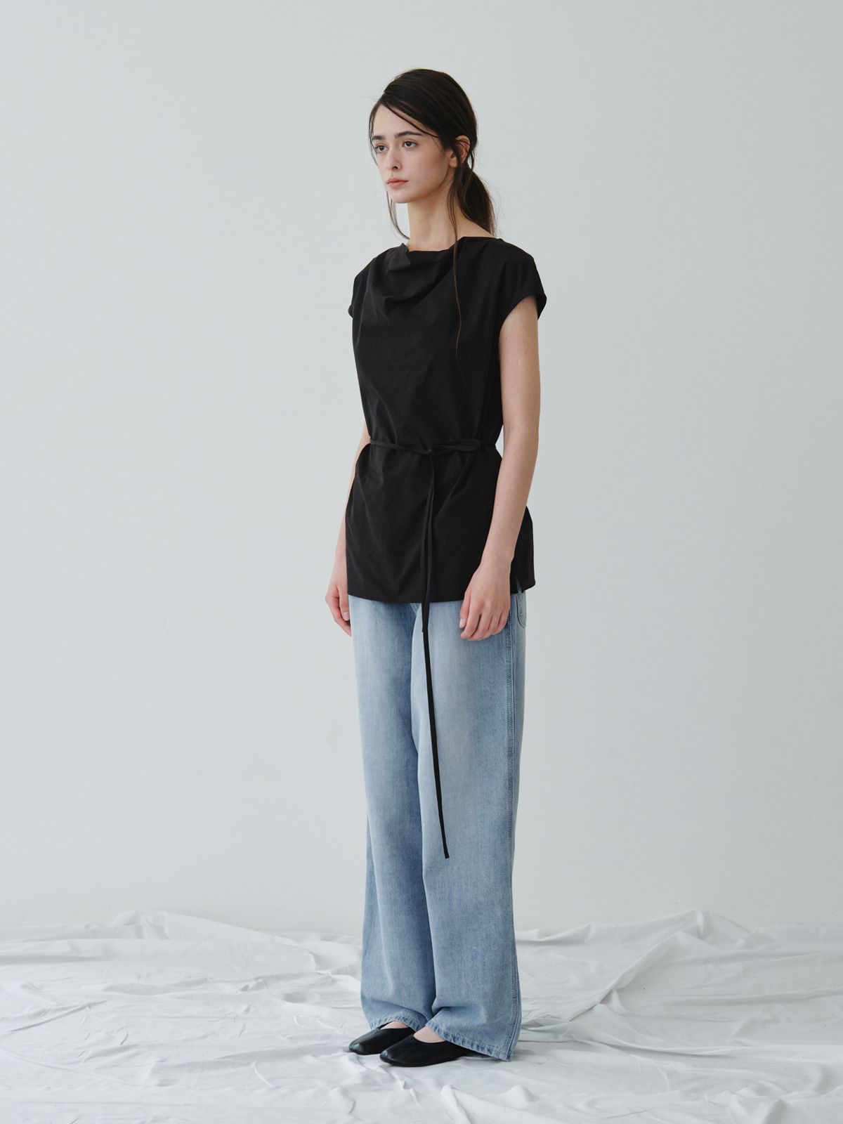 리플레인(REPLAIN) BACK BUTTON COWL BLOUSE TOP_BLACK