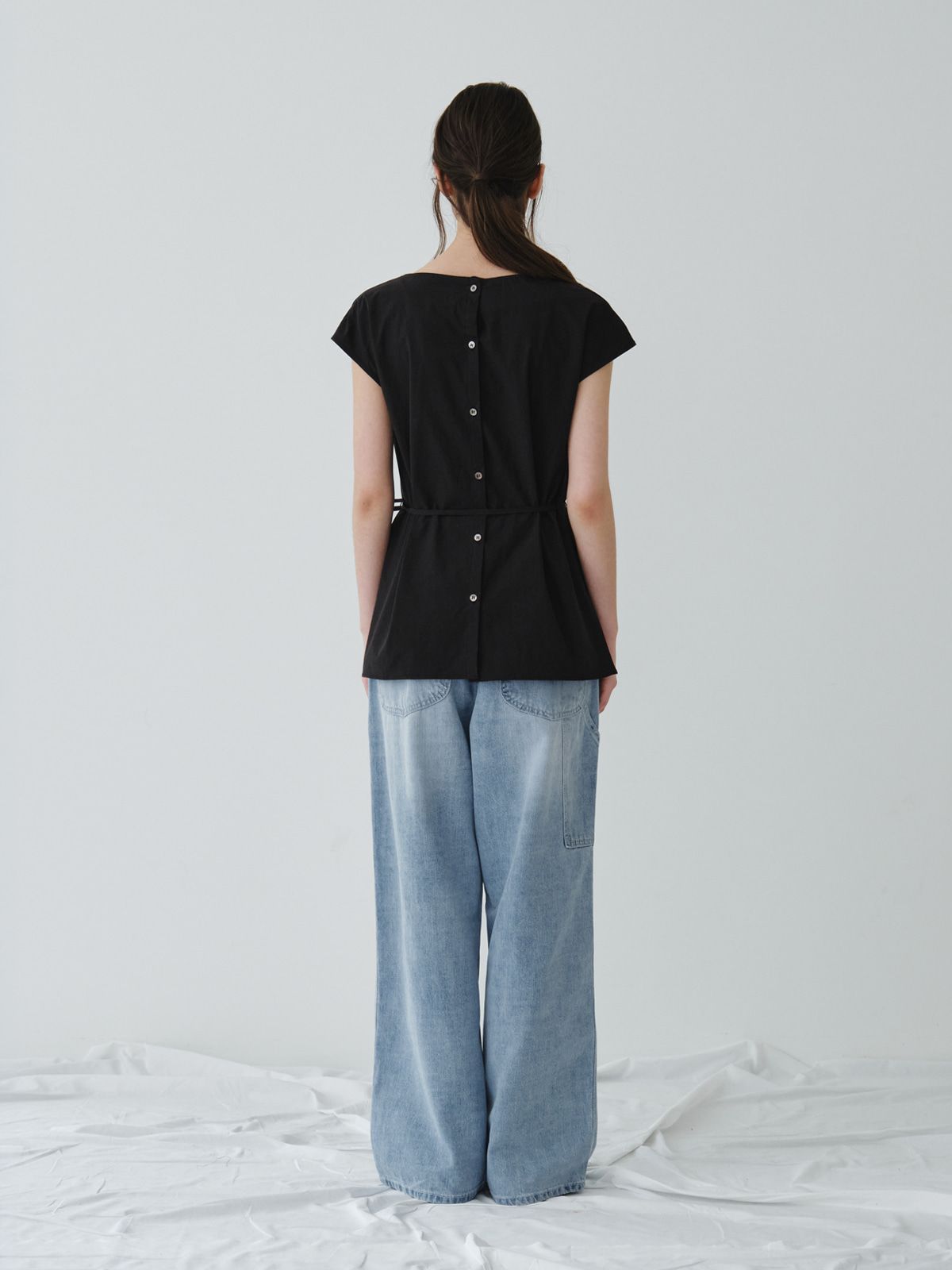 리플레인(REPLAIN) BACK BUTTON COWL BLOUSE TOP_BLACK