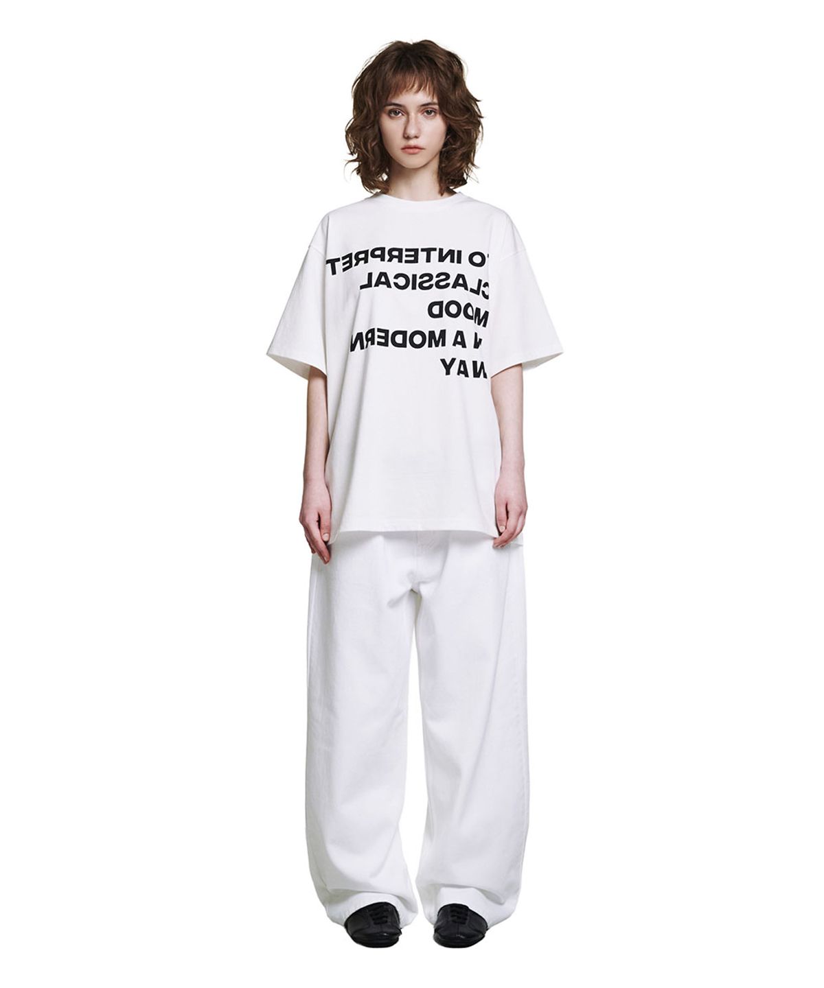 로타입(ROUGHTYPE) Reverse Lettering Oversized Short-sleeved - White