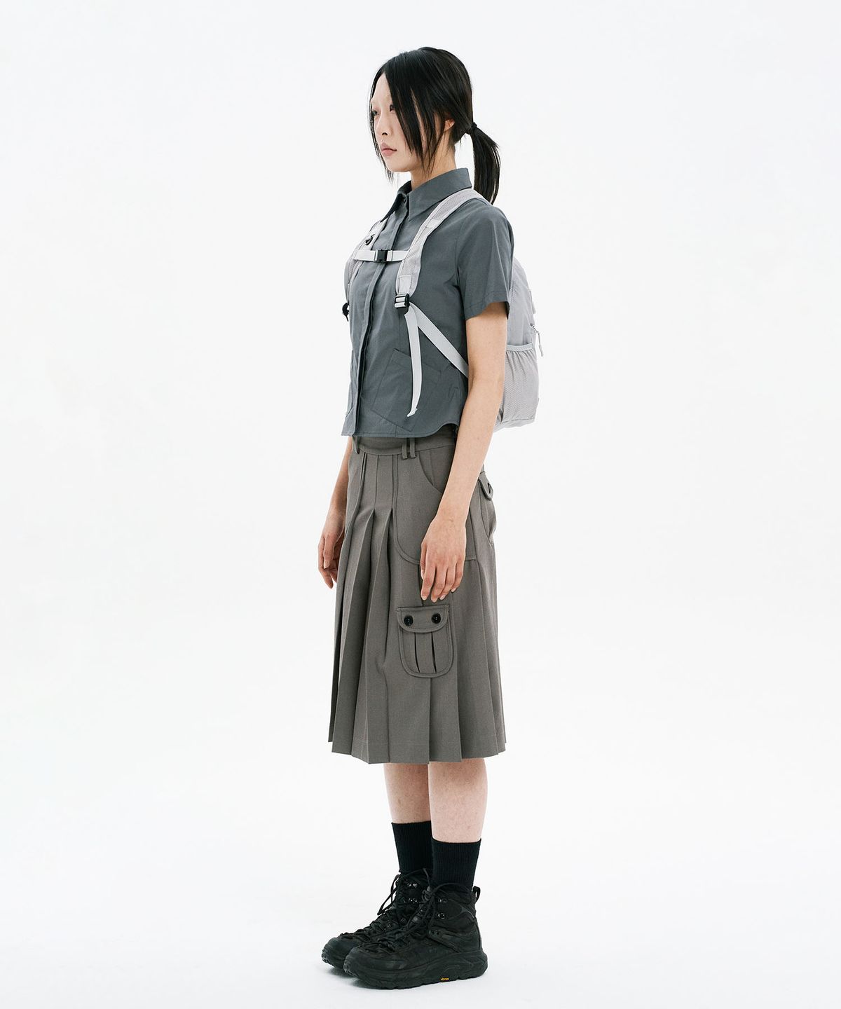하나히(HANAHI) Double diagonal zipper backpack GREY
