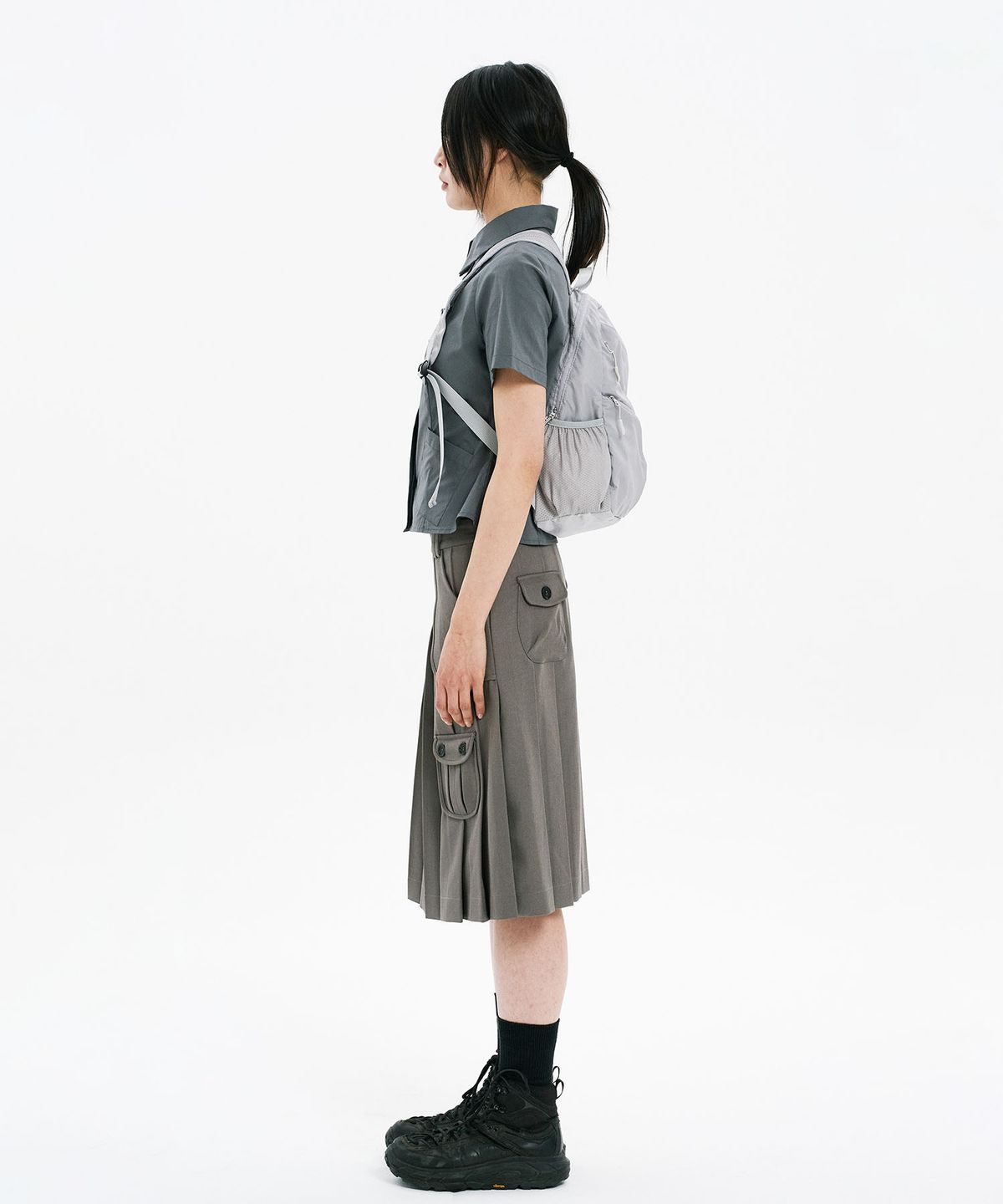 하나히(HANAHI) Double diagonal zipper backpack GREY