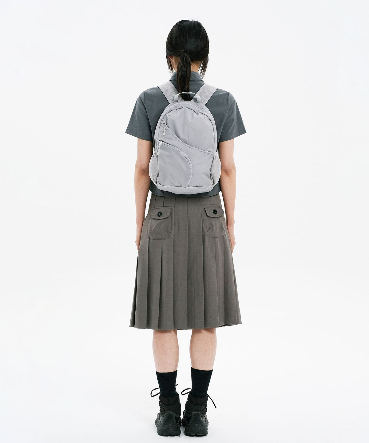 하나히(HANAHI) Double diagonal zipper backpack GREY