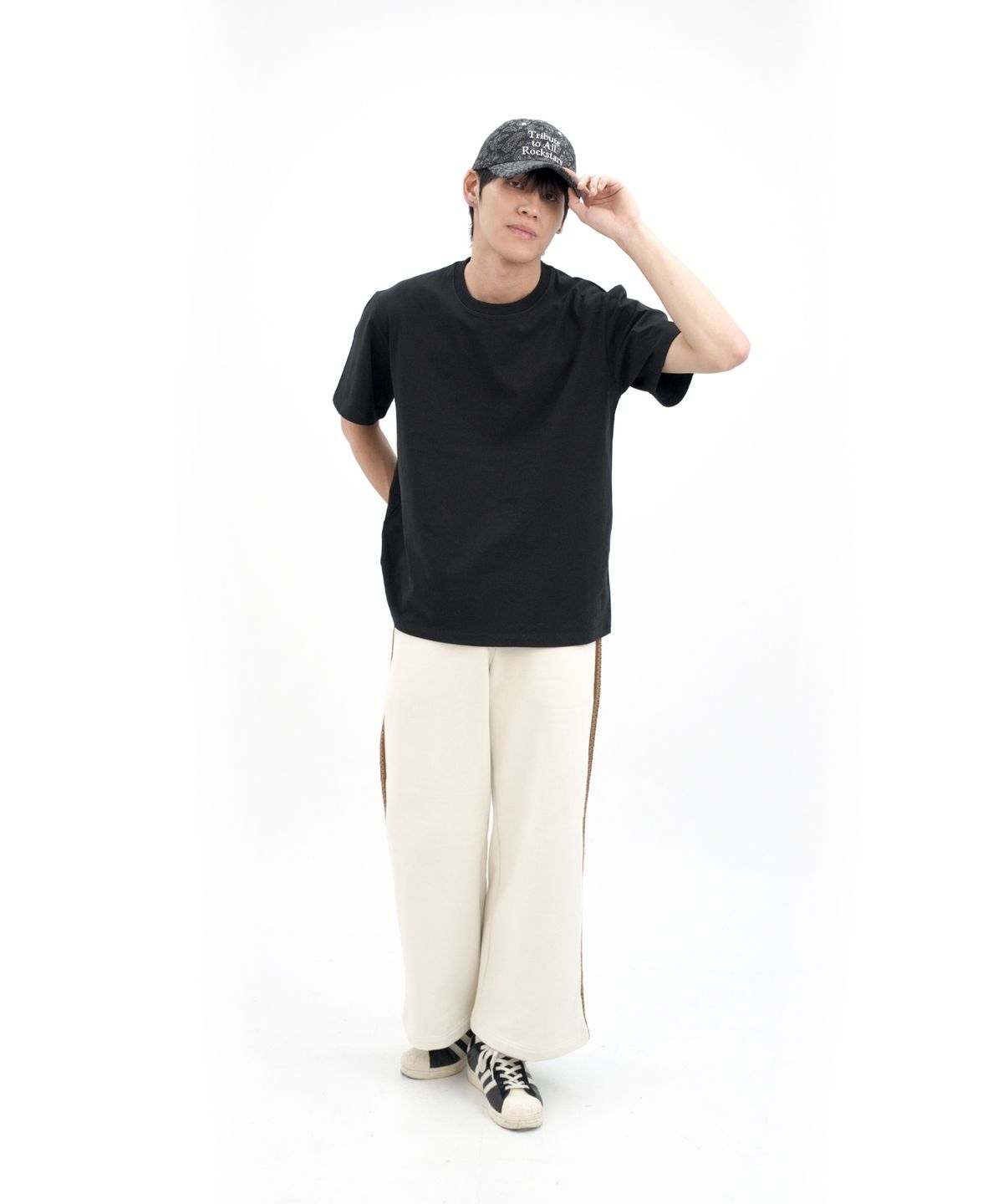 히피하우스(HIPPIE HAUS) Core essential  t-shirt