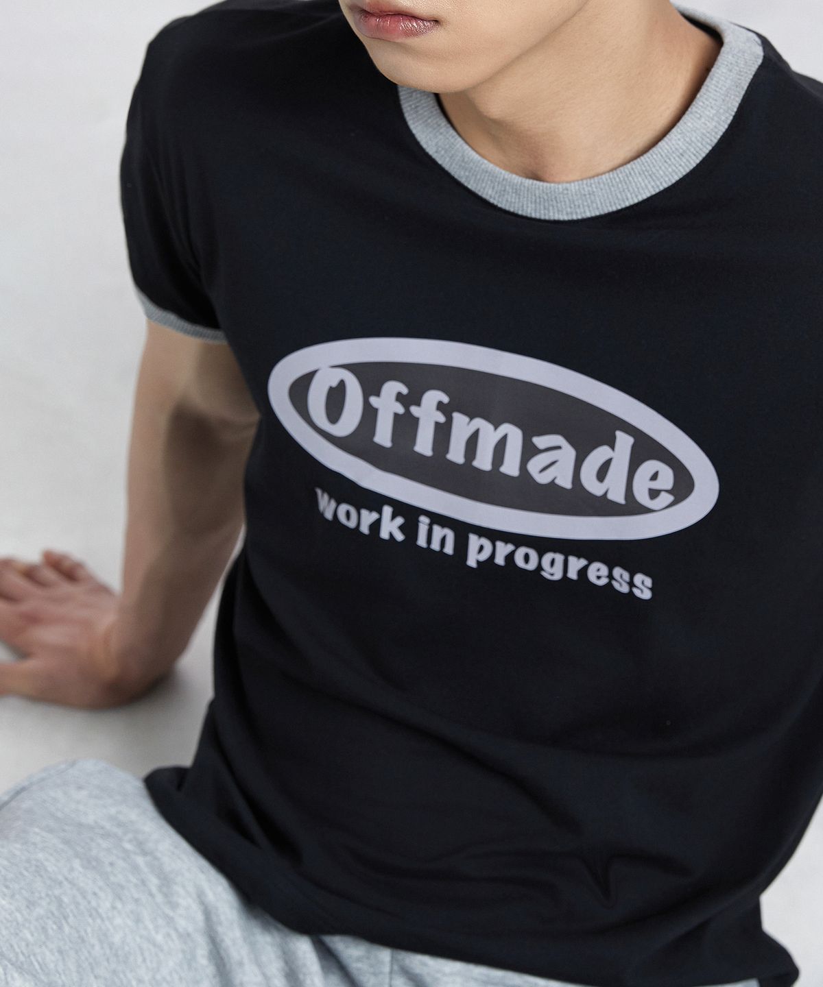 오프메이드(OFFMADE) OFFMADE 세미 머슬핏 크롭 링거 반팔티