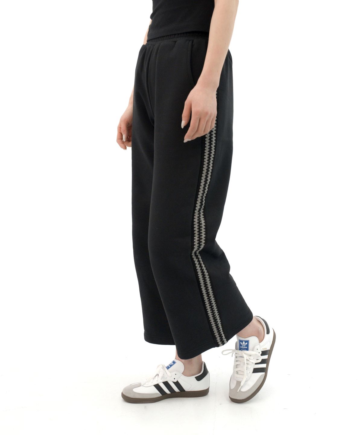 히피하우스(HIPPIE HAUS) Brushed Straight sweatpants w.Tape Black