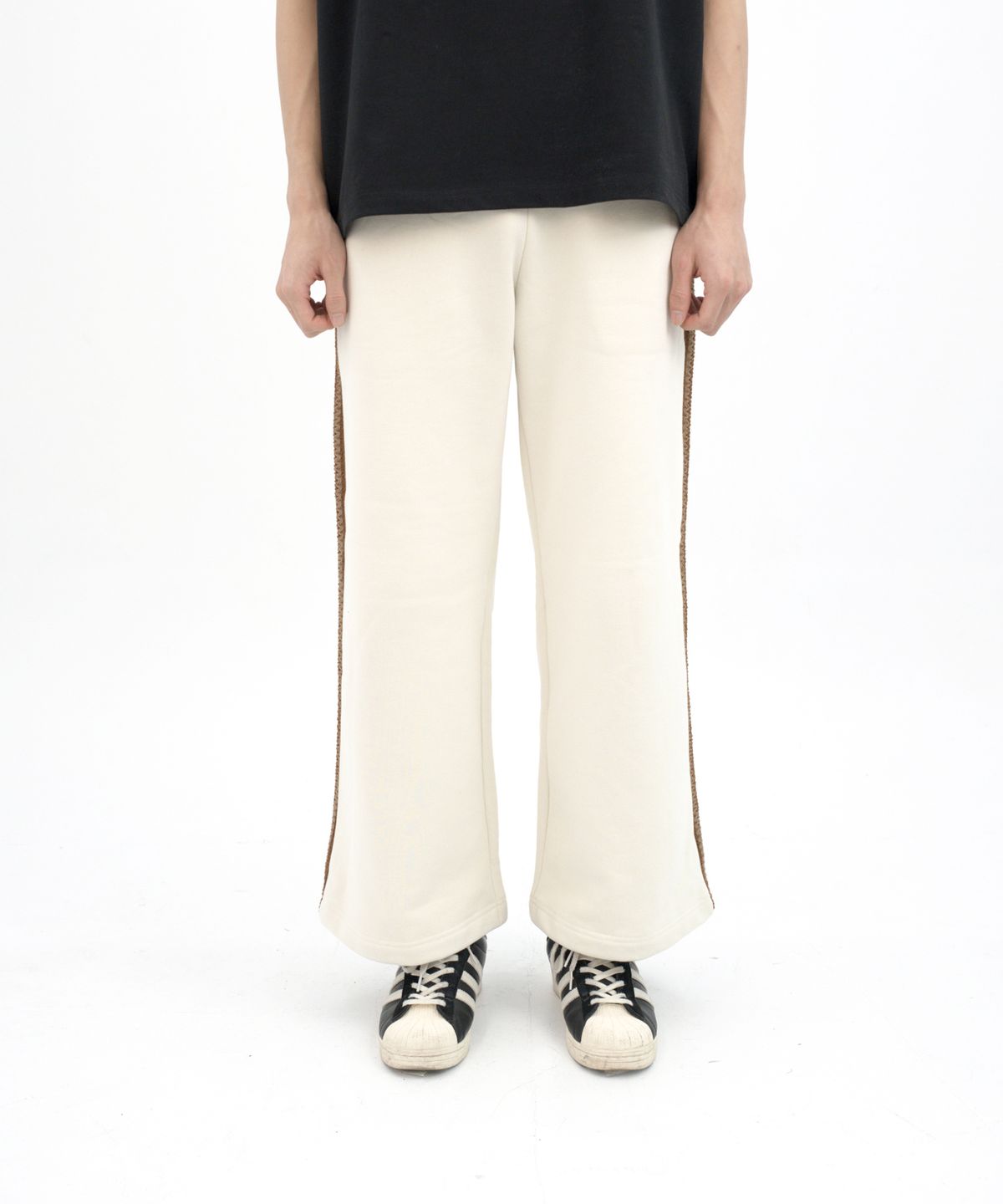 히피하우스(HIPPIE HAUS) Brushed Straight sweatpants w.Tape Ivory