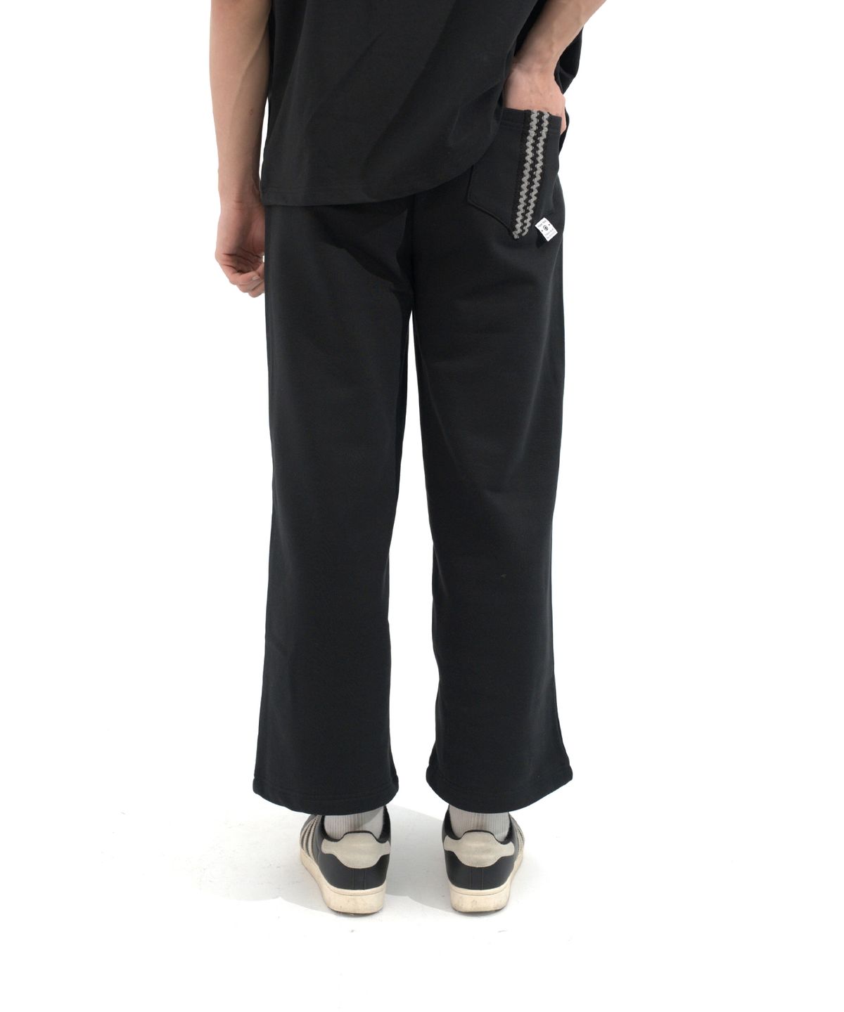 히피하우스(HIPPIE HAUS) Brushed Straight sweatpants Black