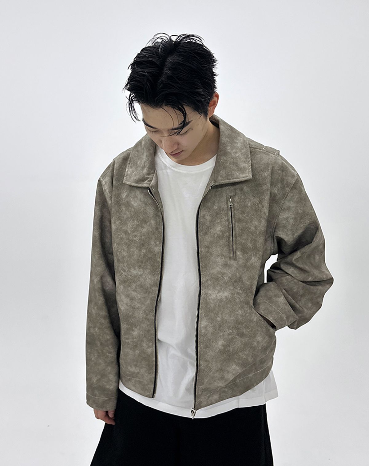 무건(MUGON) 크랙 스웨이드 노벨 카라 집업 자켓 _ 베이지