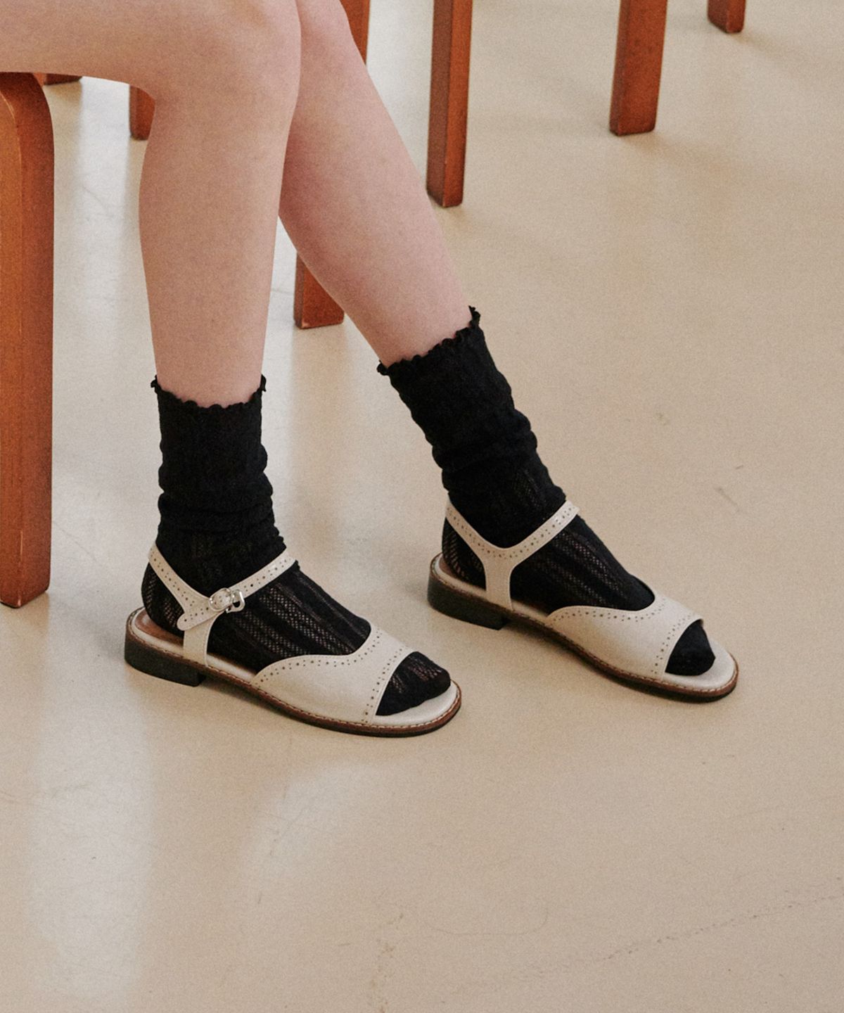 에이티티(ATT) Brogue Detail Strap Sandals (att6006)