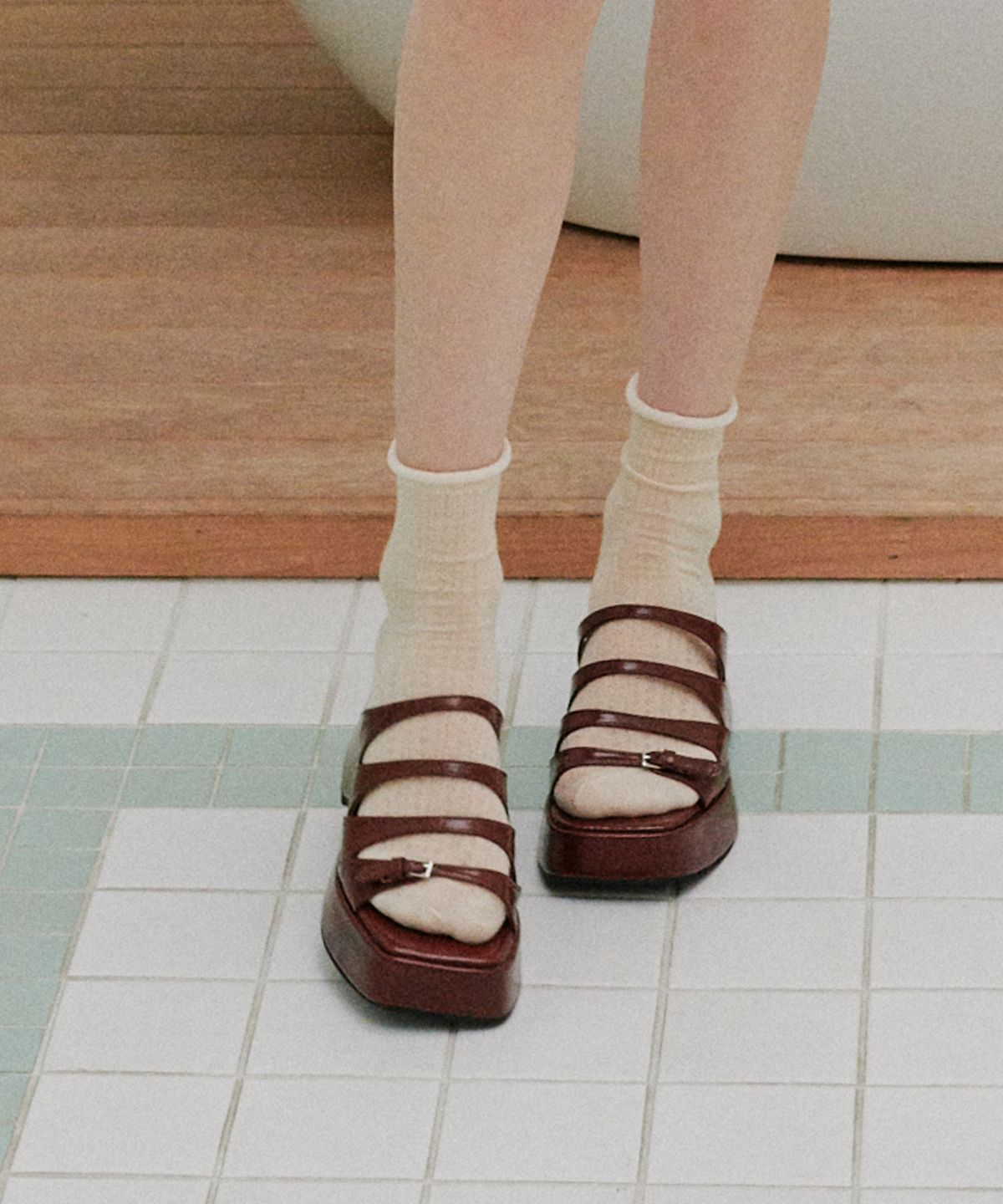 에이티티(ATT) Cascade Multi Strap Platform Mules (att6007)